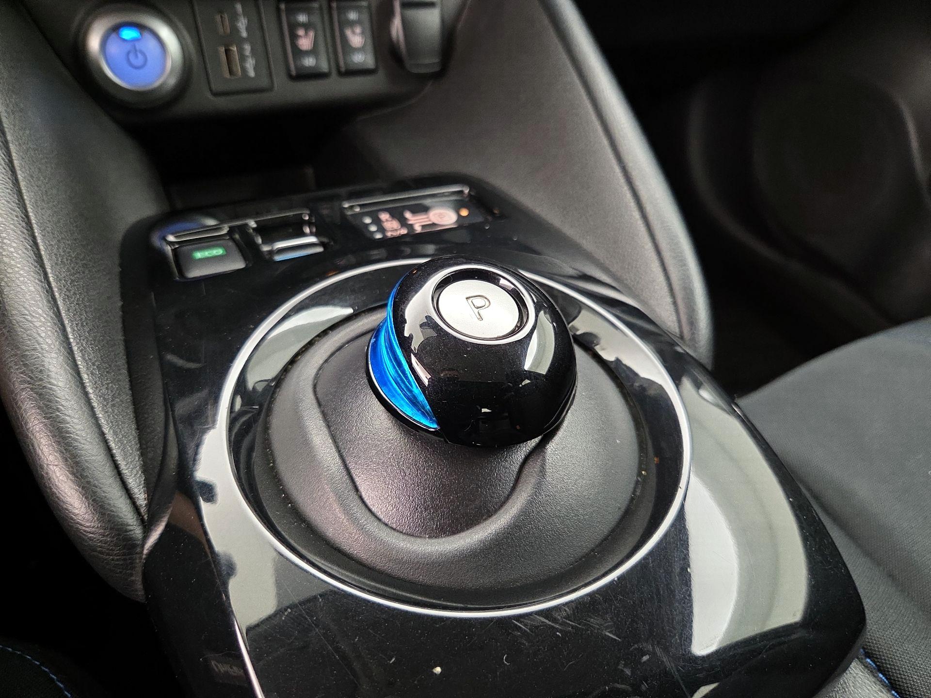 Thumbnail: 2020 Nissan Leaf - 18