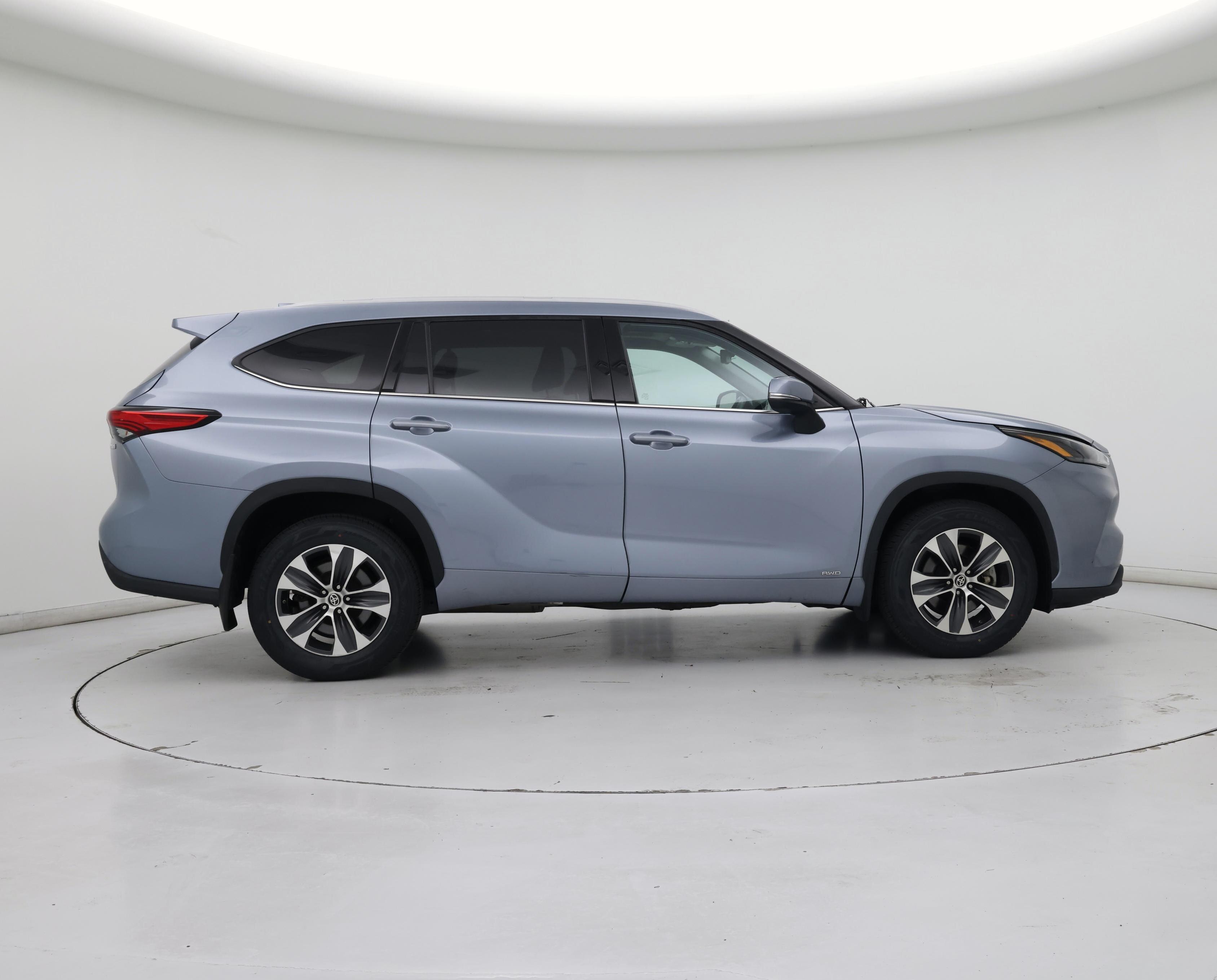 Thumbnail: 2022 Toyota Highlander - 7