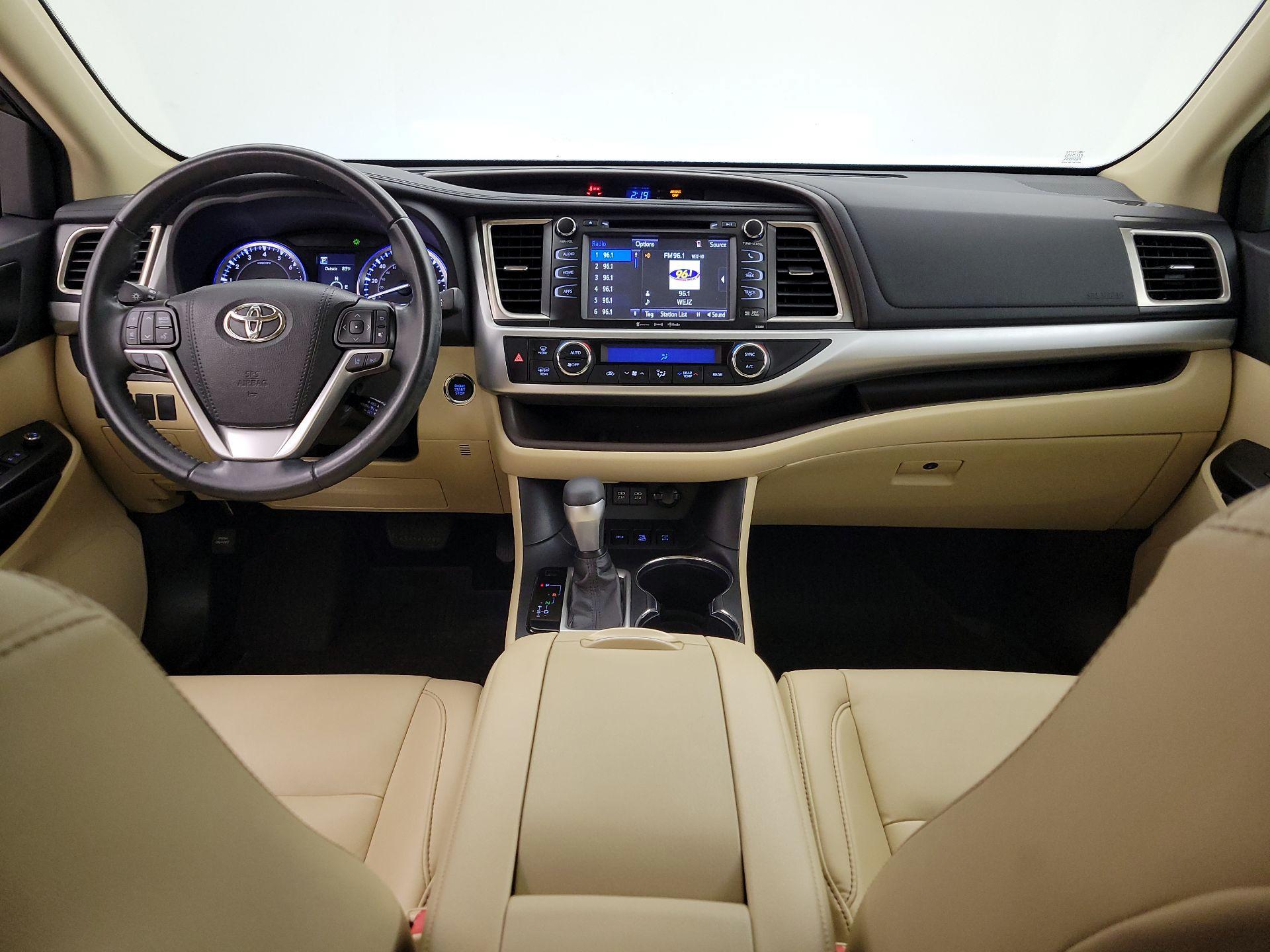 Thumbnail: 2019 Toyota Highlander - 9