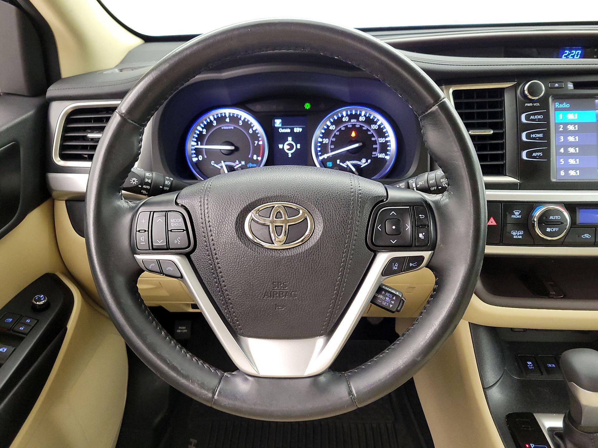 Thumbnail: 2019 Toyota Highlander - 10