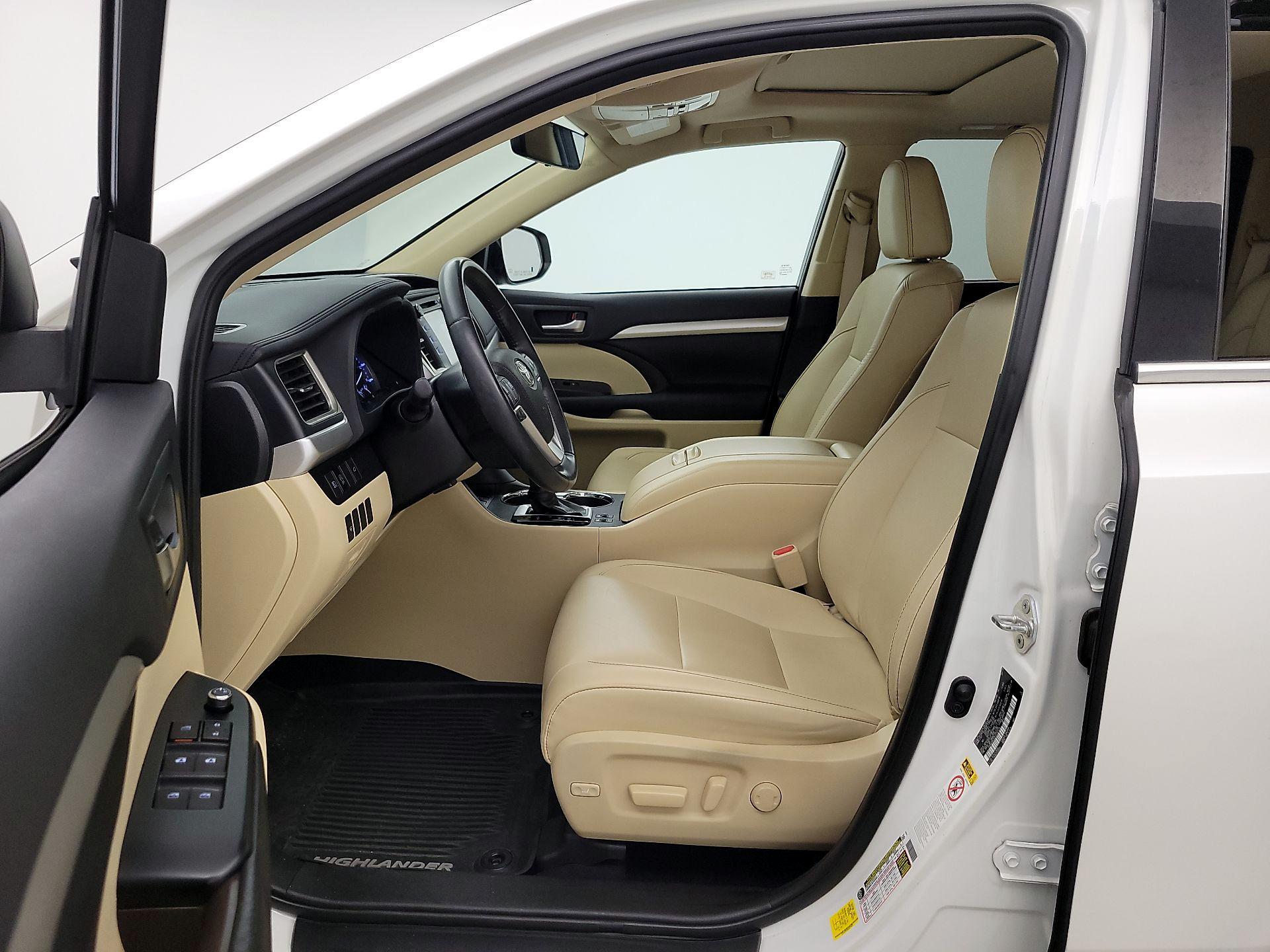 Thumbnail: 2019 Toyota Highlander - 11