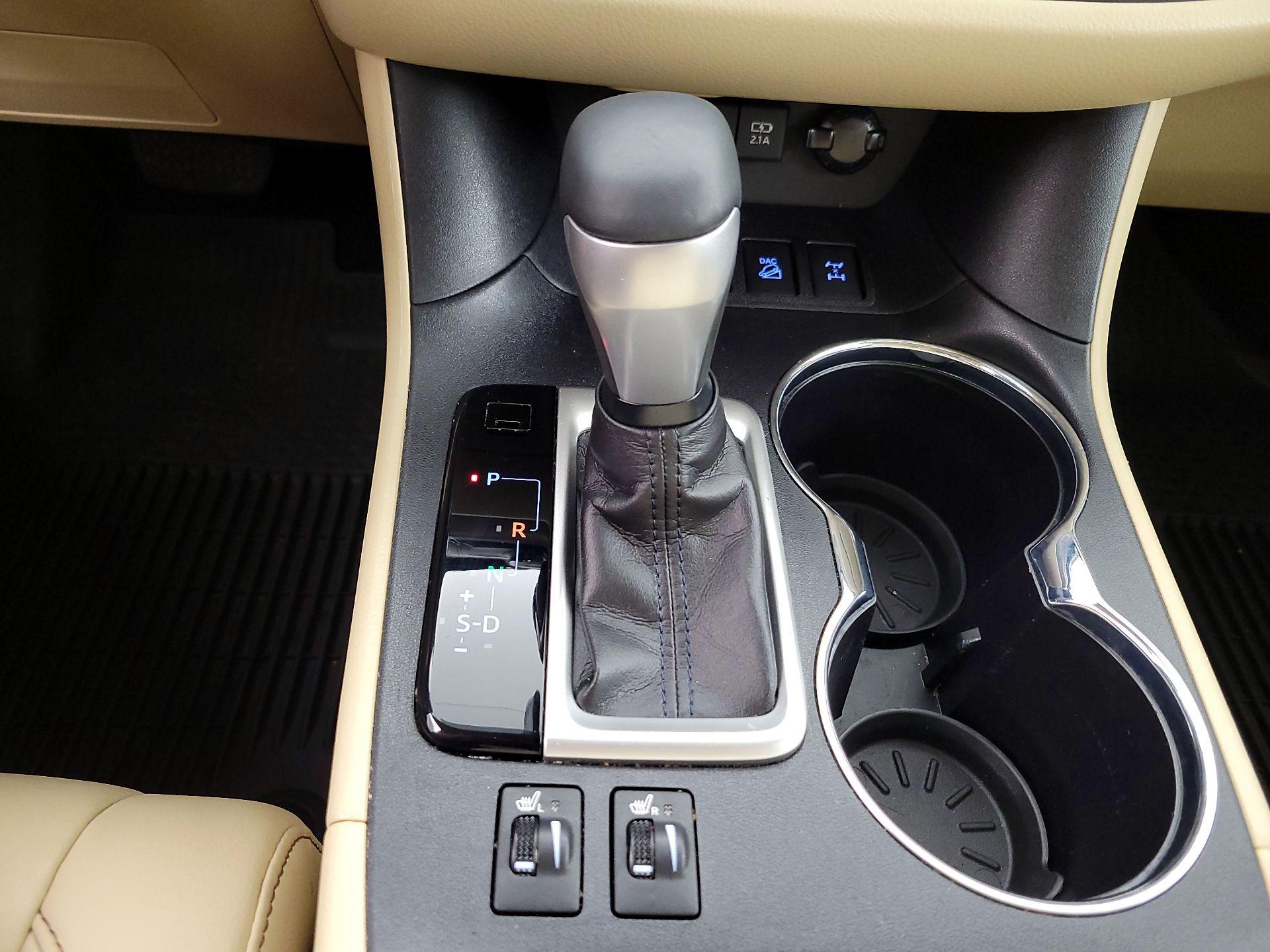 Thumbnail: 2019 Toyota Highlander - 17