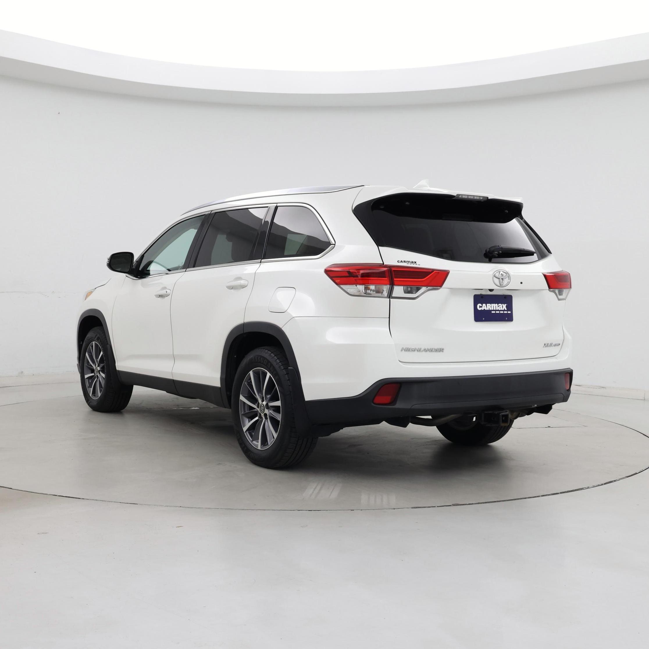 Thumbnail: 2019 Toyota Highlander - 2