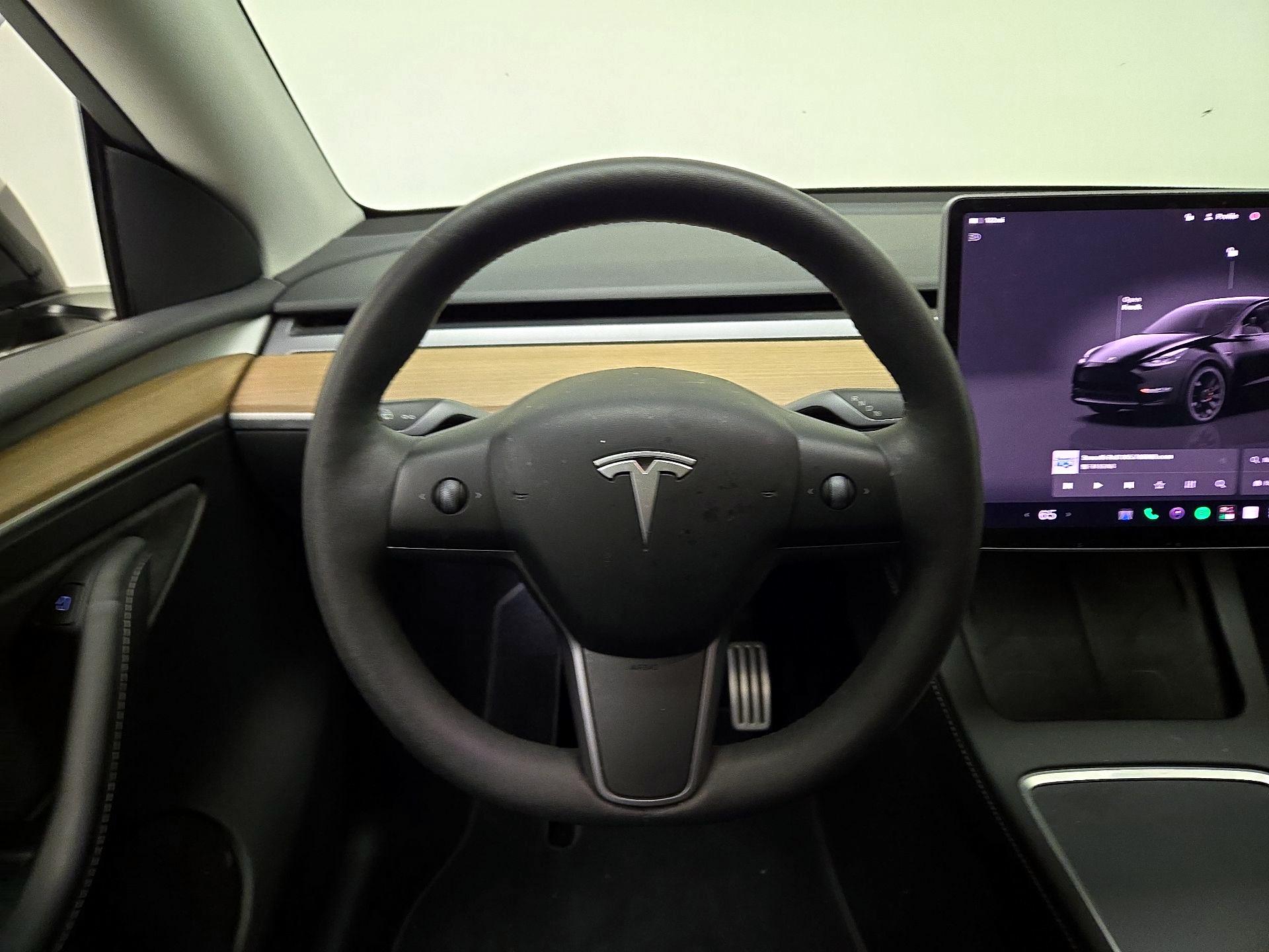 Thumbnail: 2023 Tesla Model Y - 10