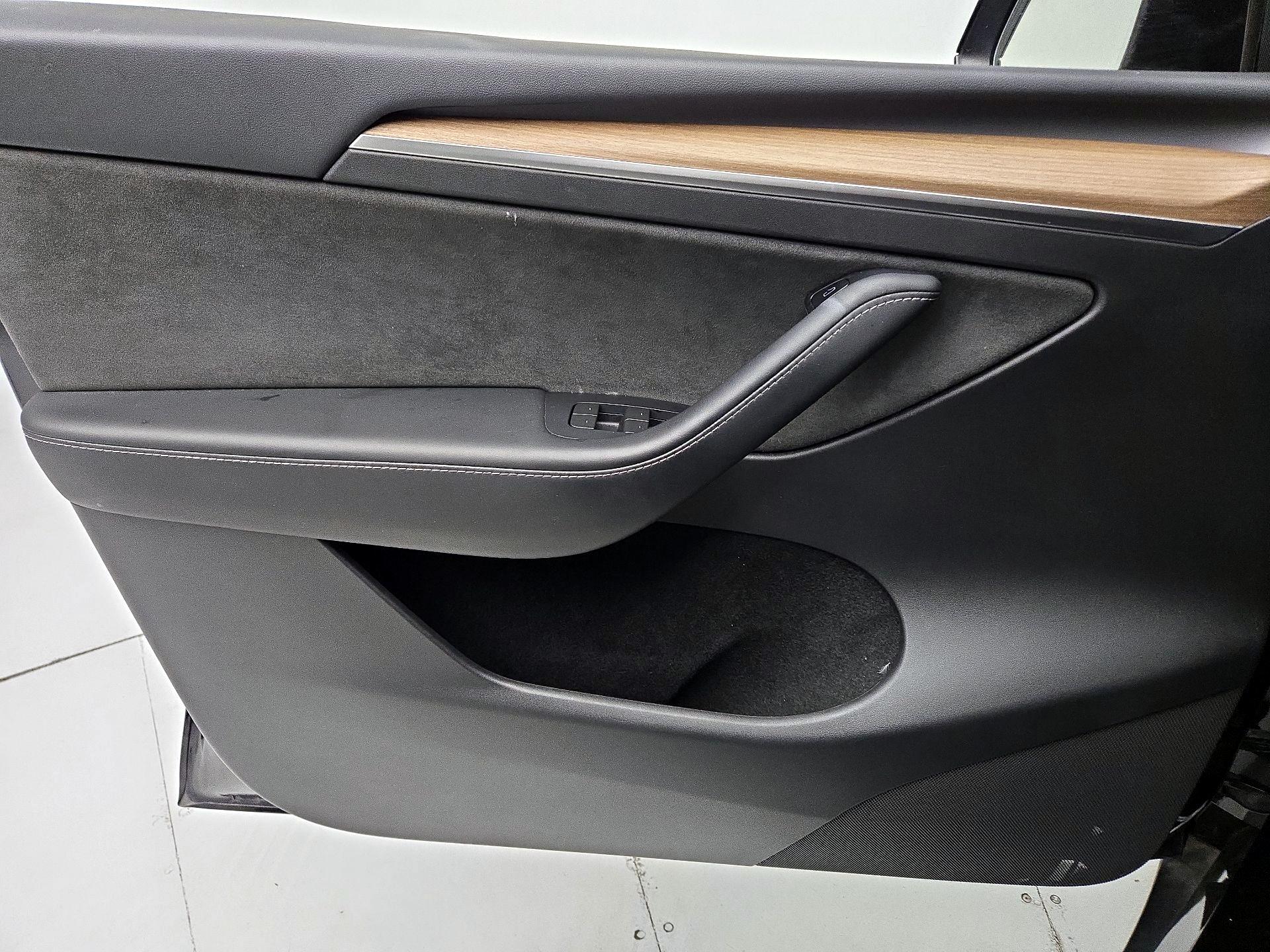 Thumbnail: 2023 Tesla Model Y - 12