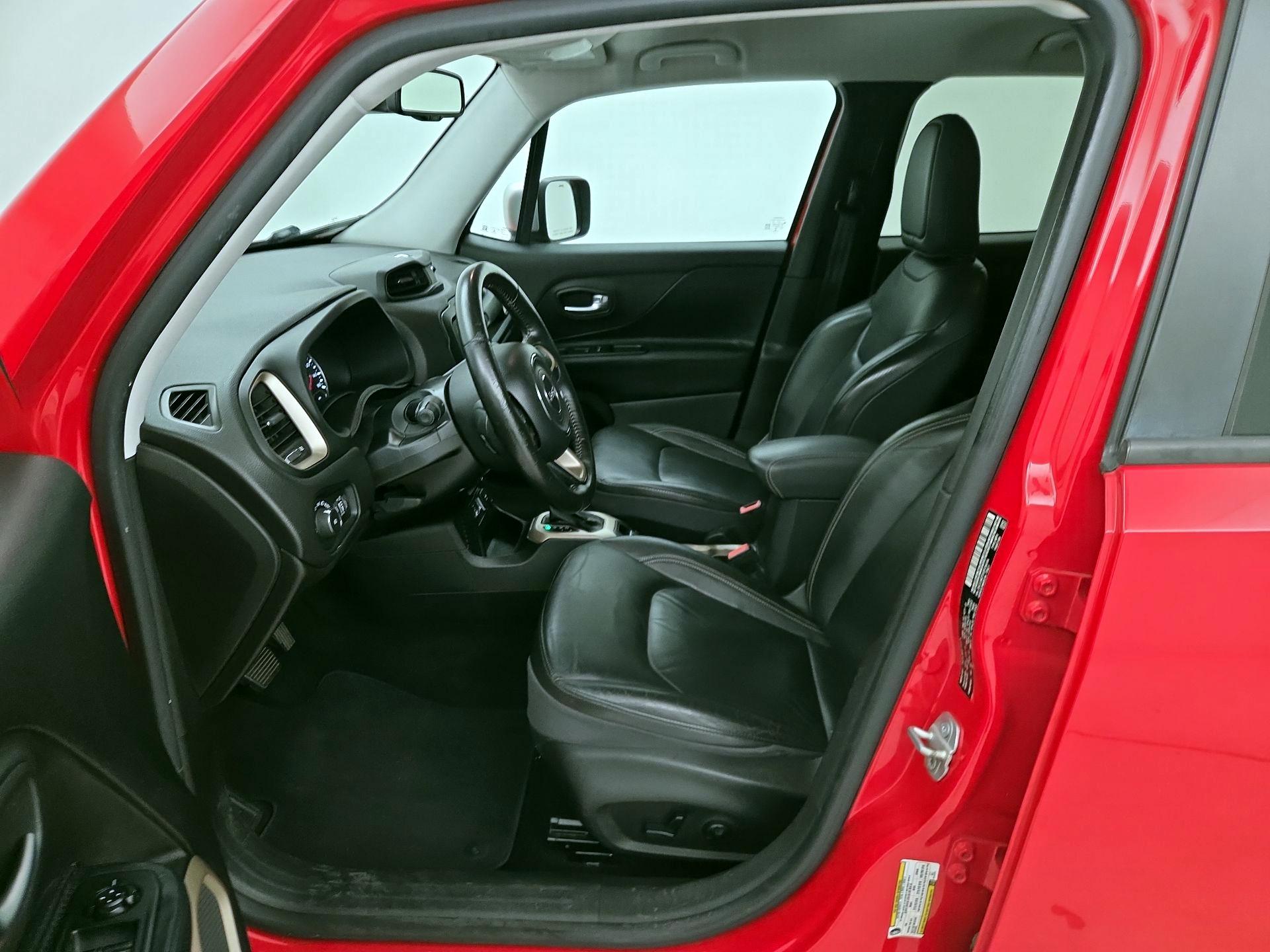 Thumbnail: 2016 Jeep Renegade - 11