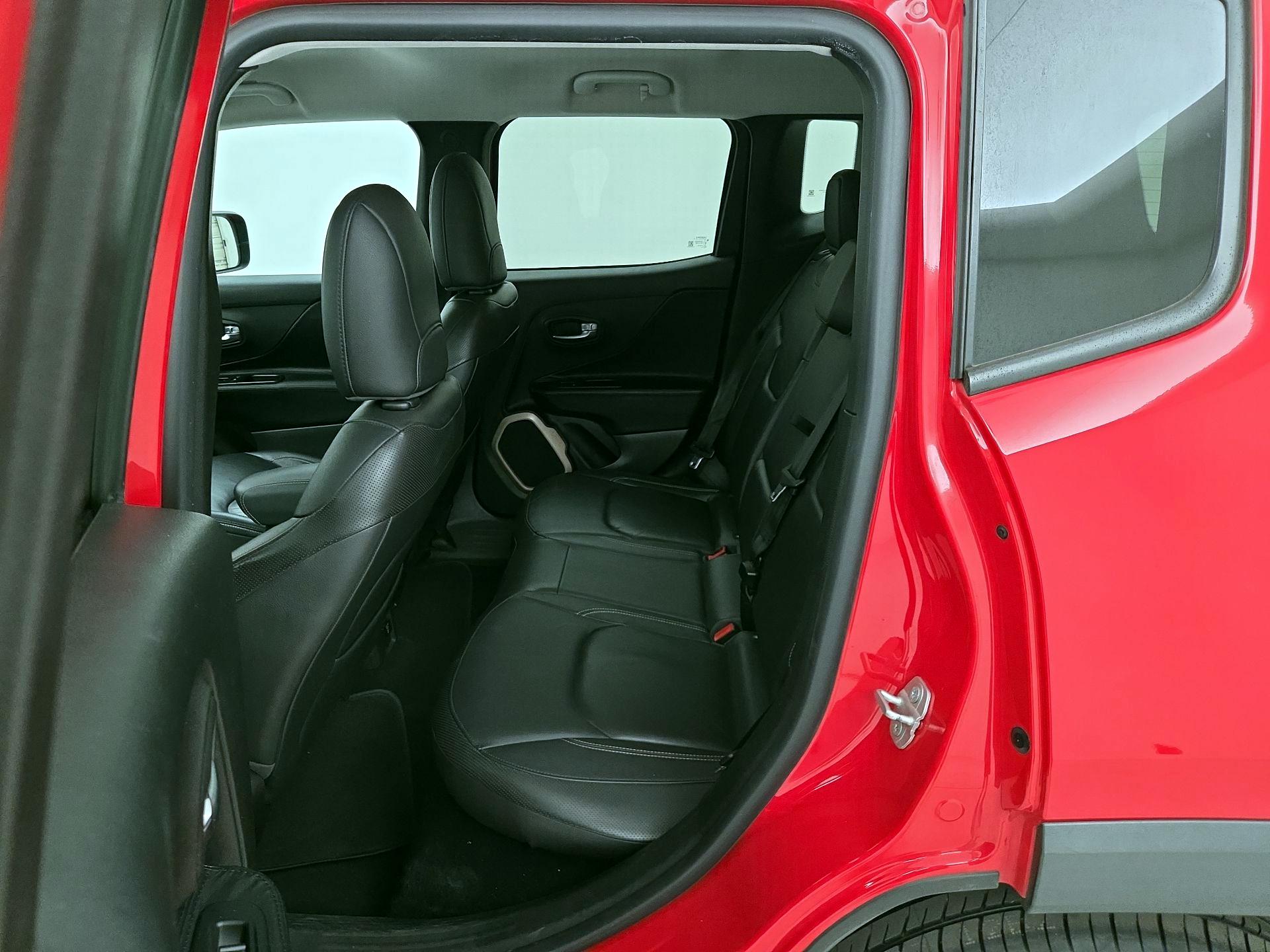 Thumbnail: 2016 Jeep Renegade - 19