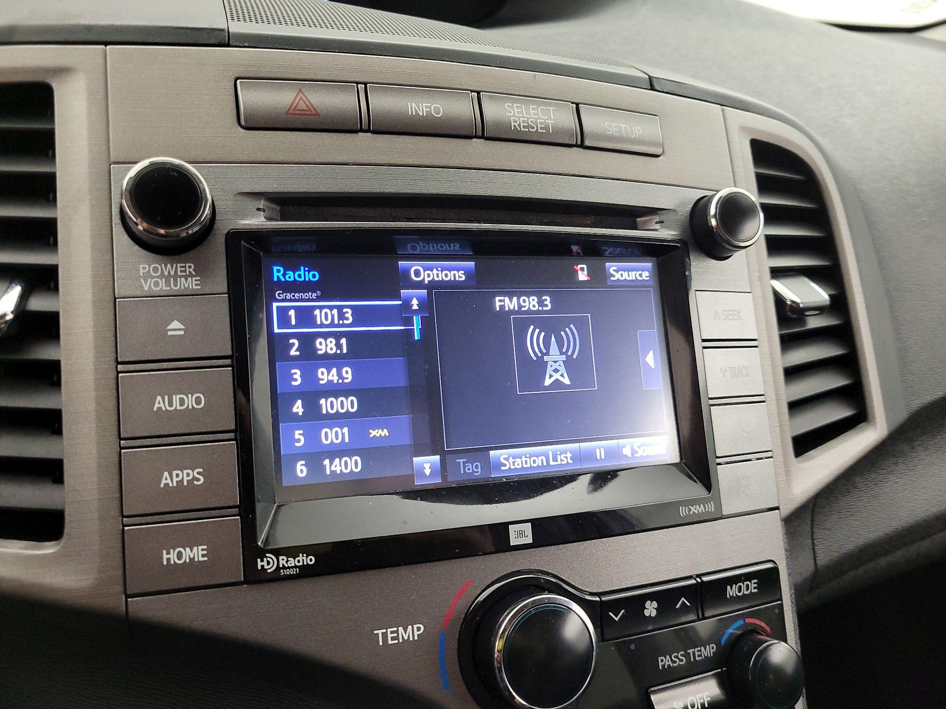 Thumbnail: 2015 Toyota Venza - 15
