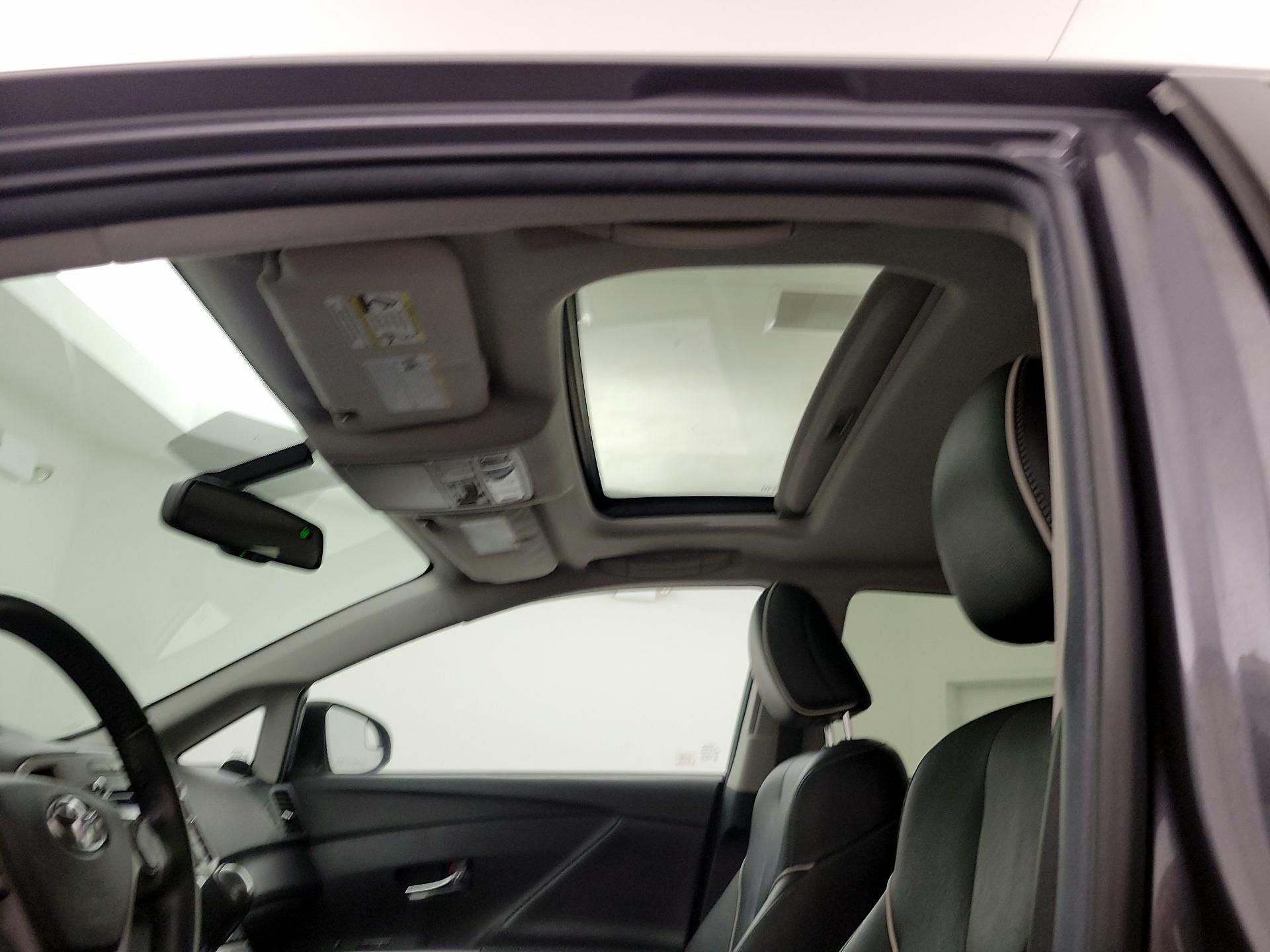 Thumbnail: 2015 Toyota Venza - 19
