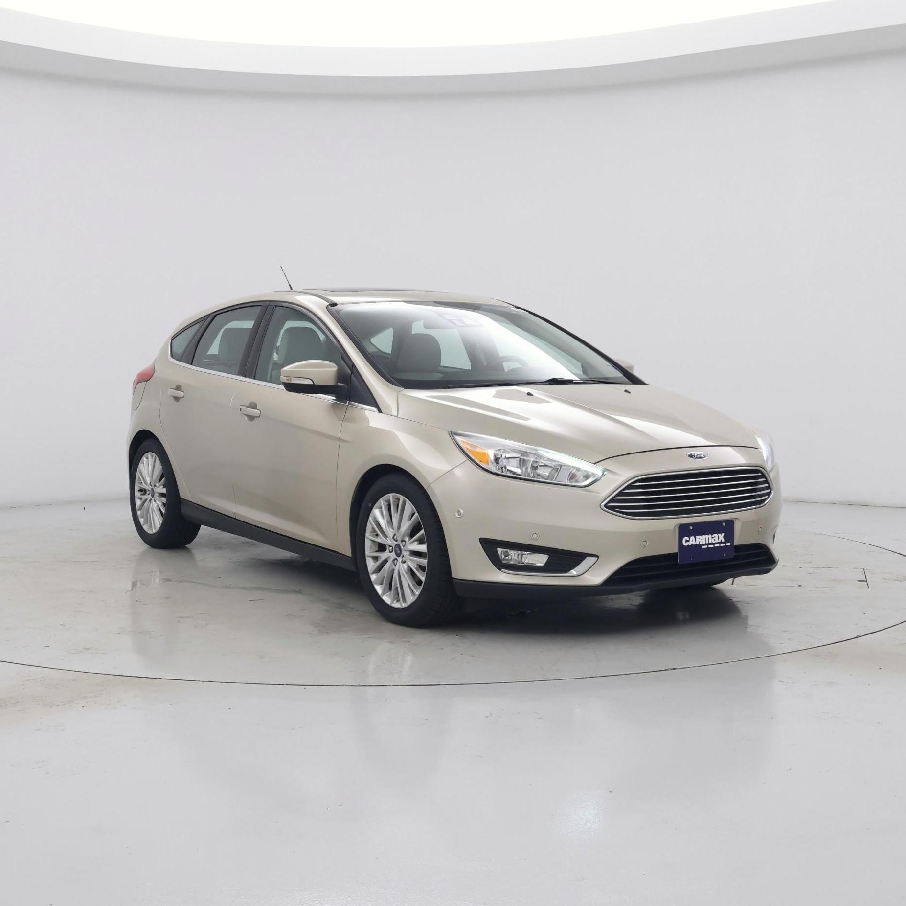 Gold 2018 Ford Focus Hatchback Front-Wheel Drive Automatic