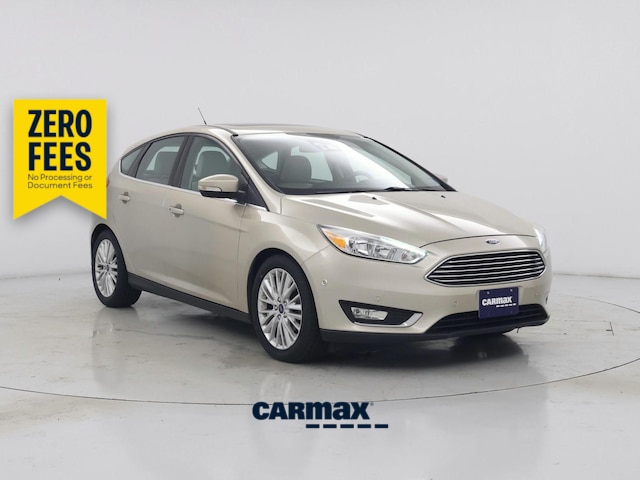 Gold 2018 Ford Focus Hatchback Front-Wheel Drive Automatic