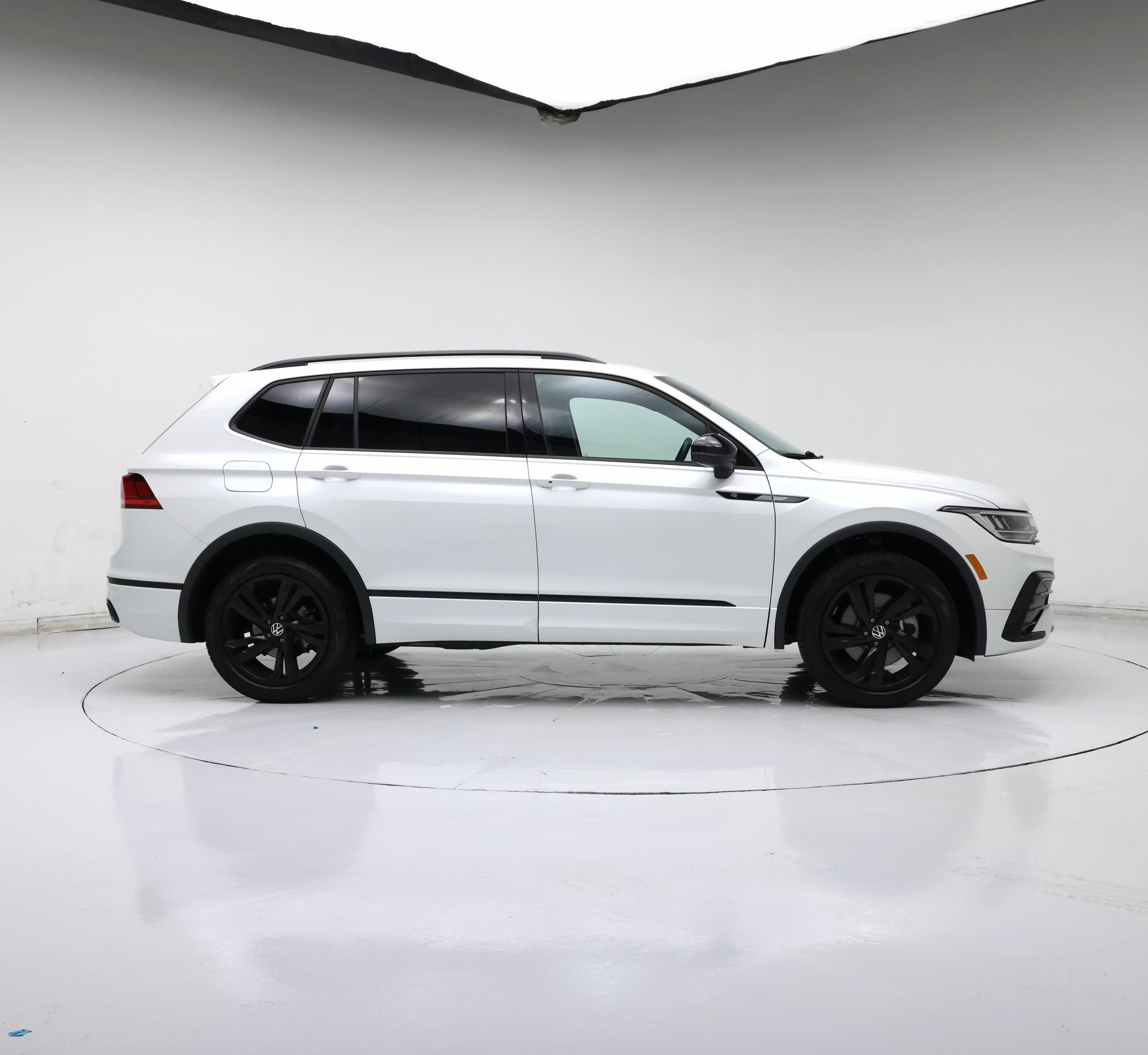 Thumbnail: 2024 Volkswagen Tiguan - 7
