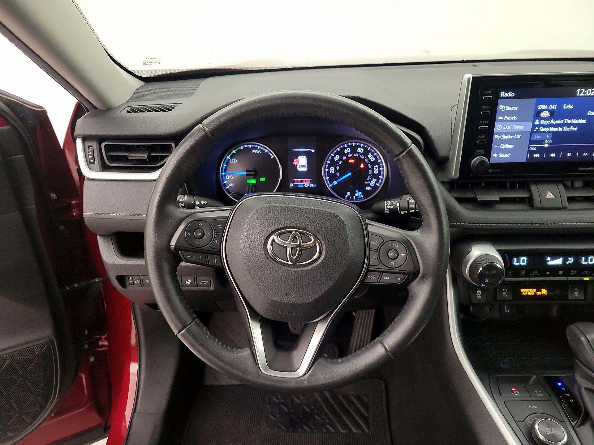 Thumbnail: 2020 Toyota RAV4 - 10