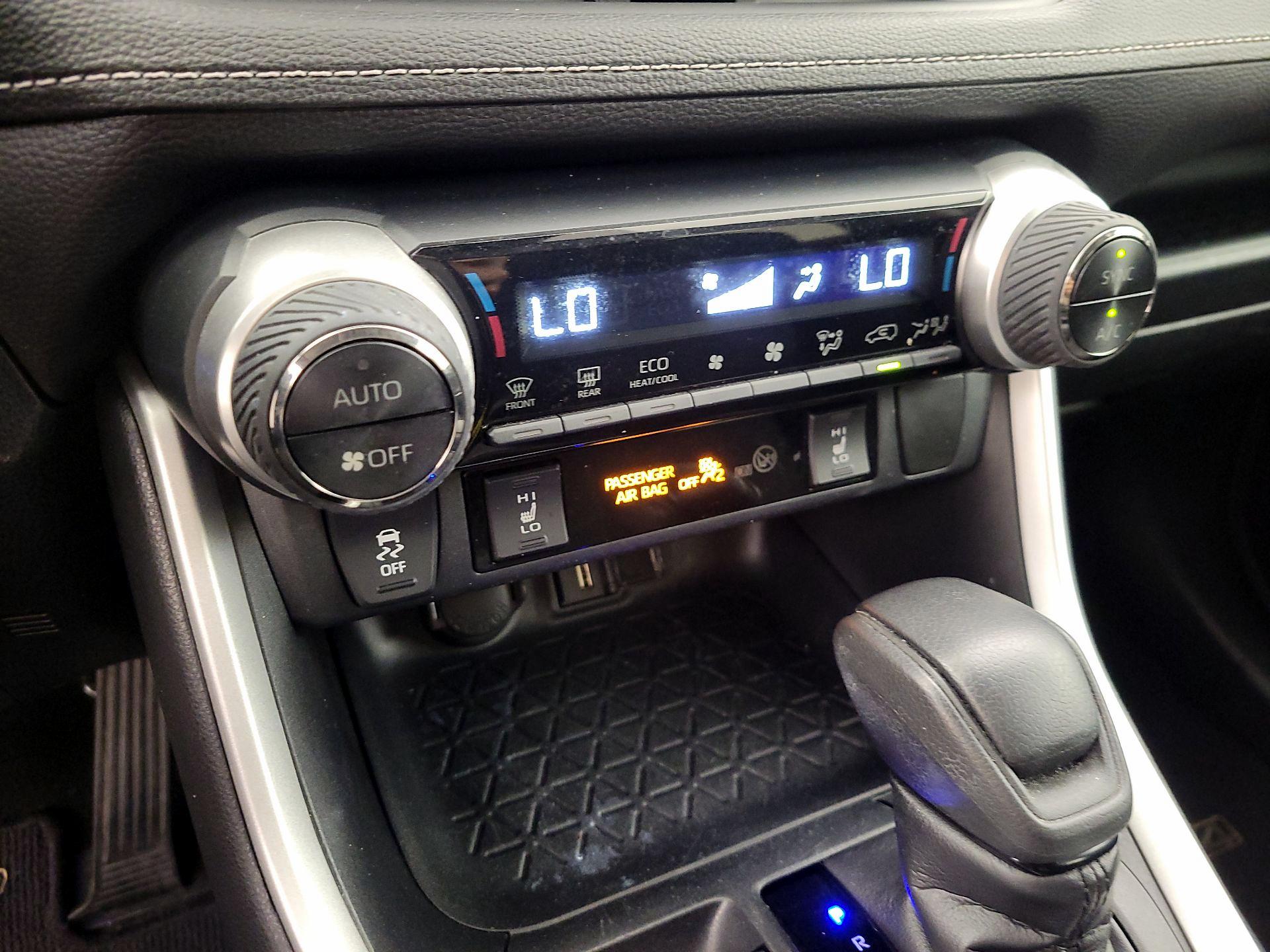 Thumbnail: 2020 Toyota RAV4 - 16