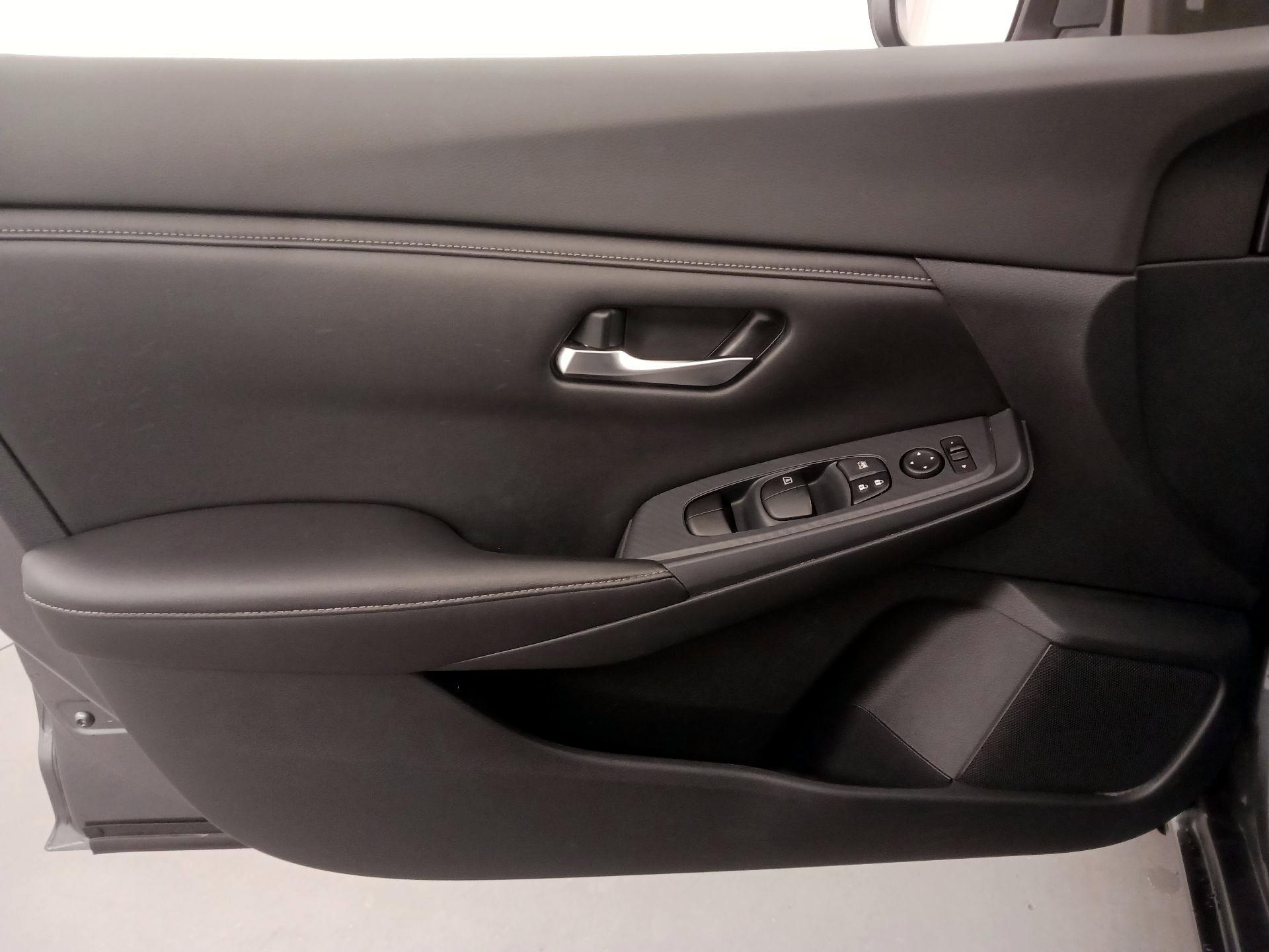 Thumbnail: 2020 Nissan Sentra - 12