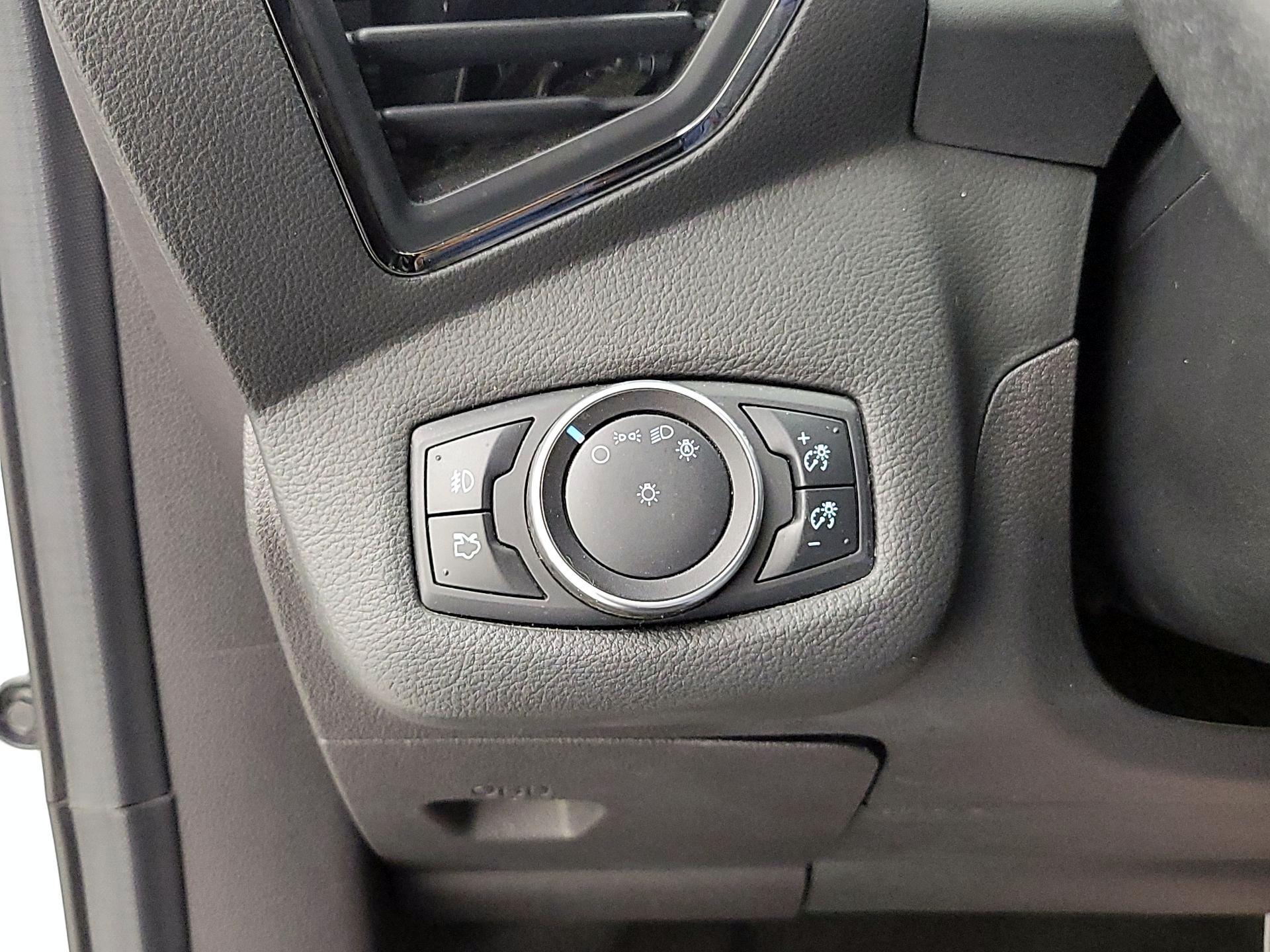 Thumbnail: 2016 Ford Escape - 13