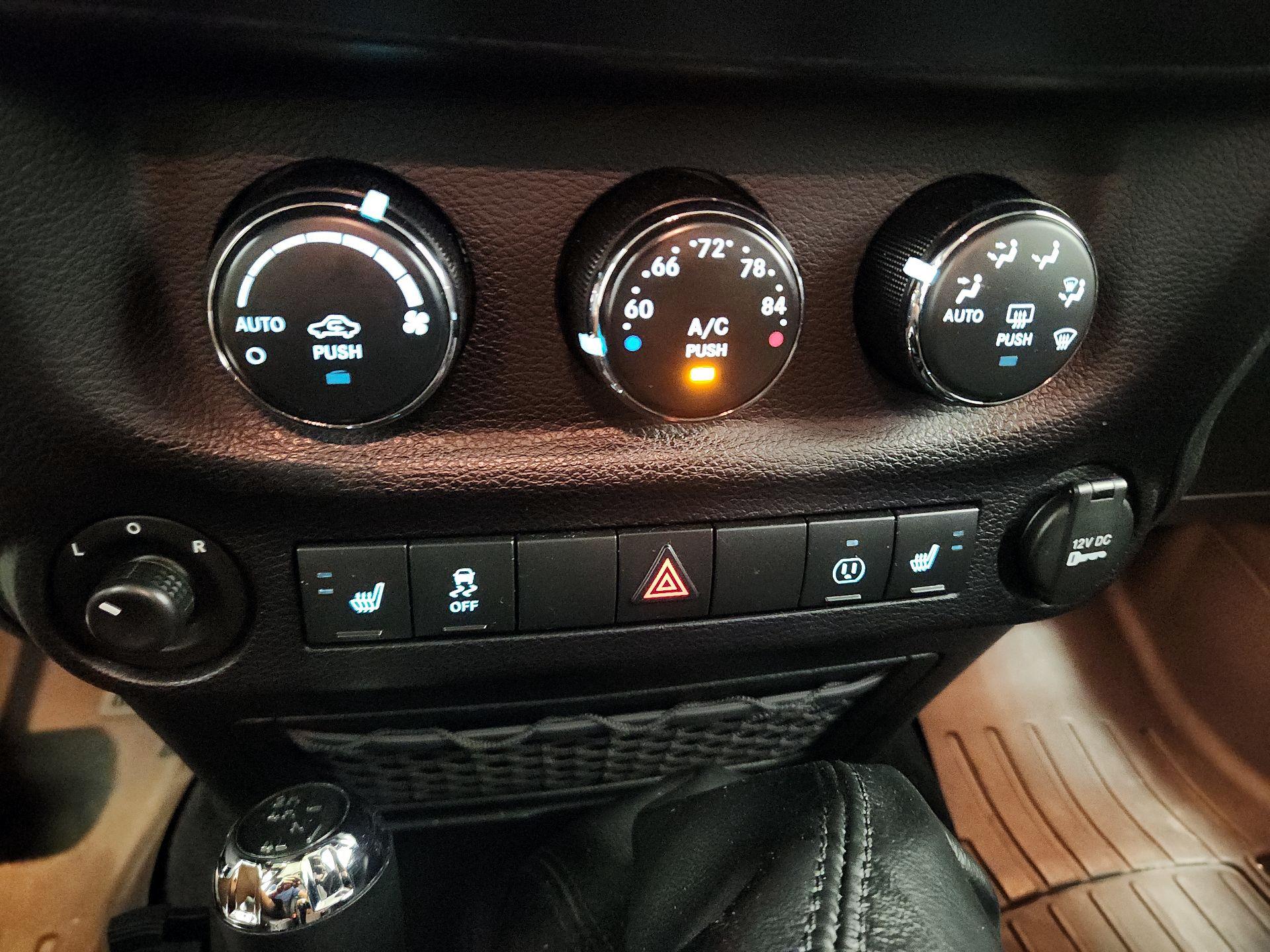 Thumbnail: 2017 Jeep Wrangler - 16