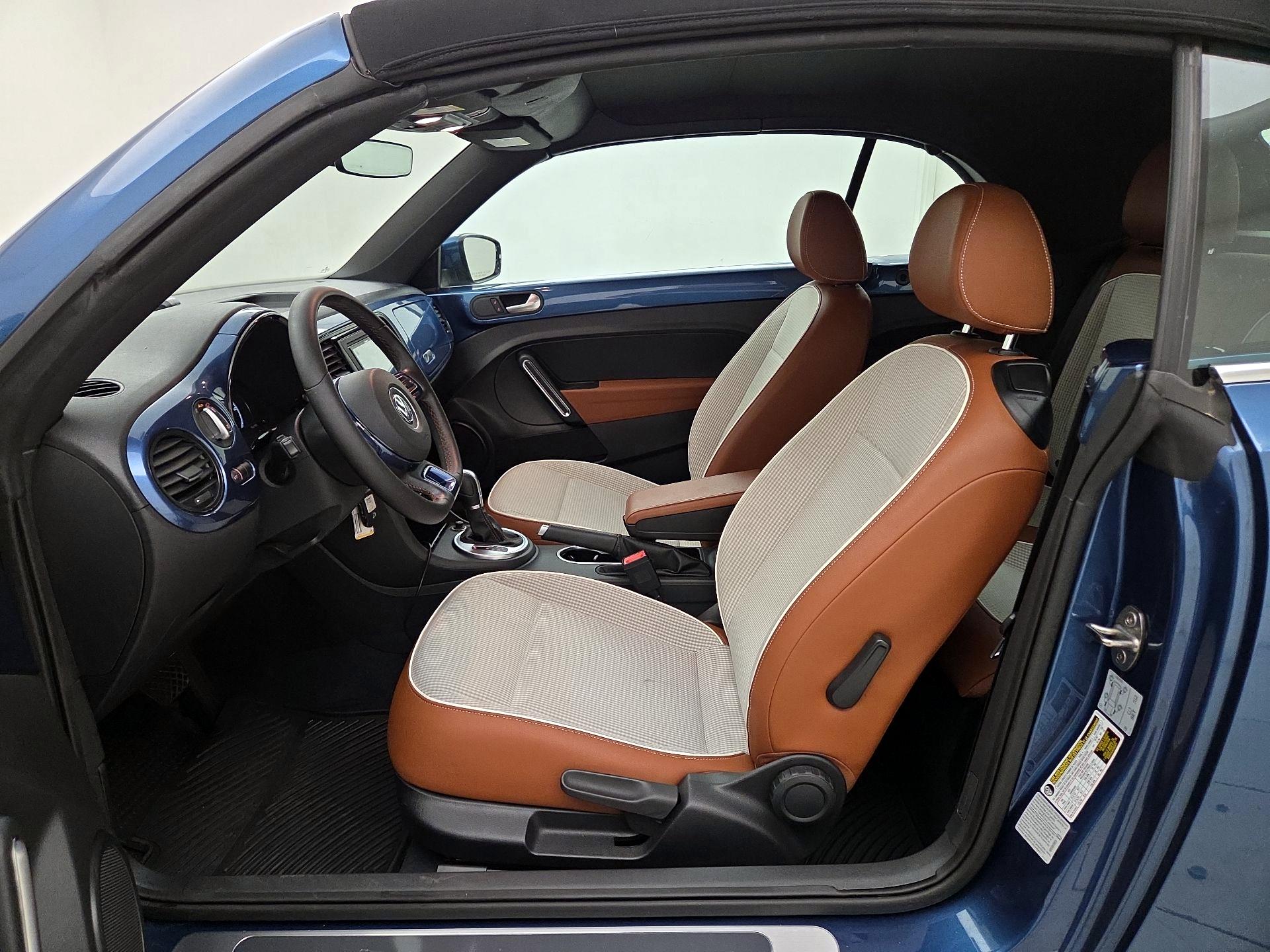 Thumbnail: 2017 Volkswagen Beetle - 11