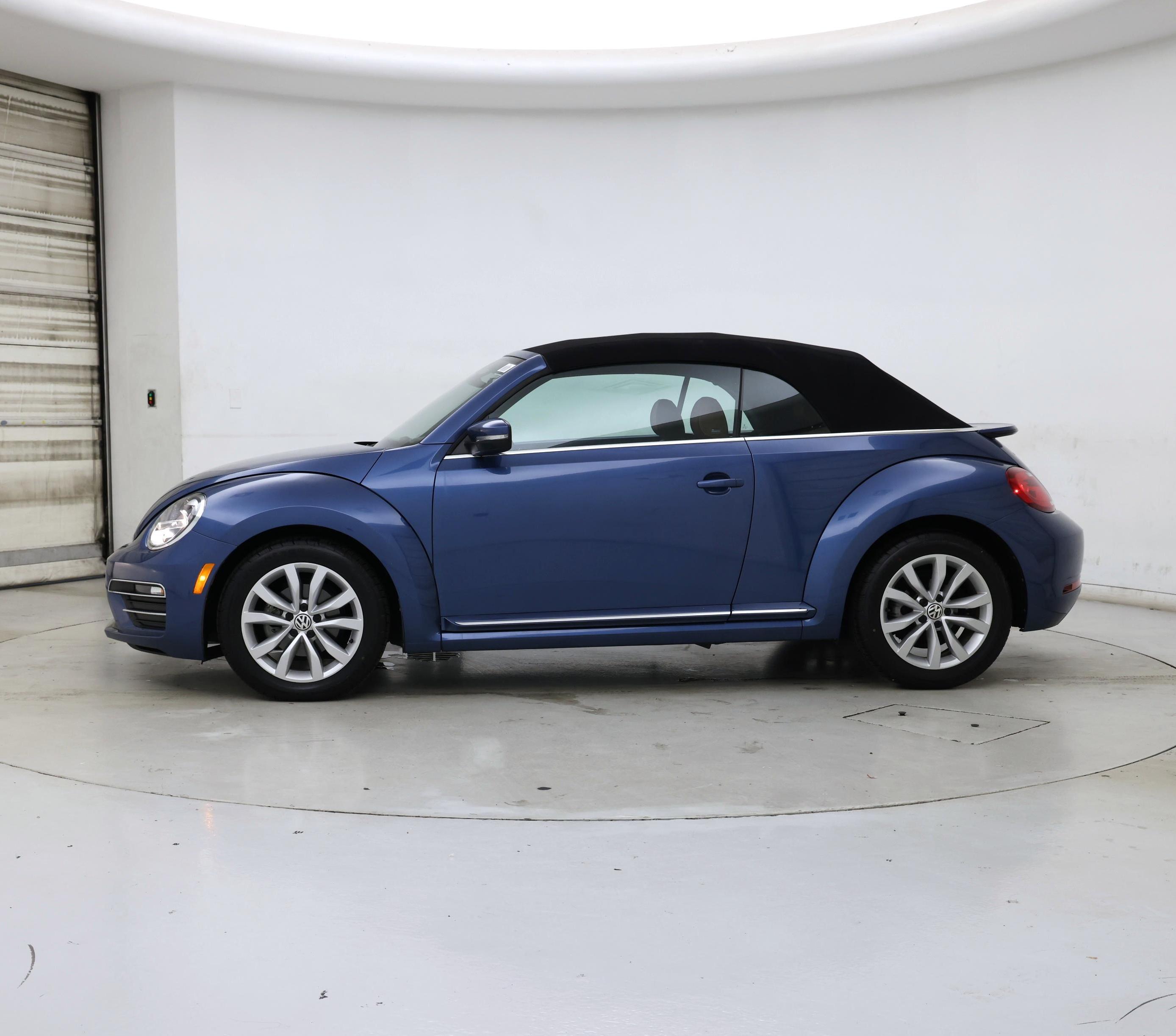 Thumbnail: 2017 Volkswagen Beetle - 3