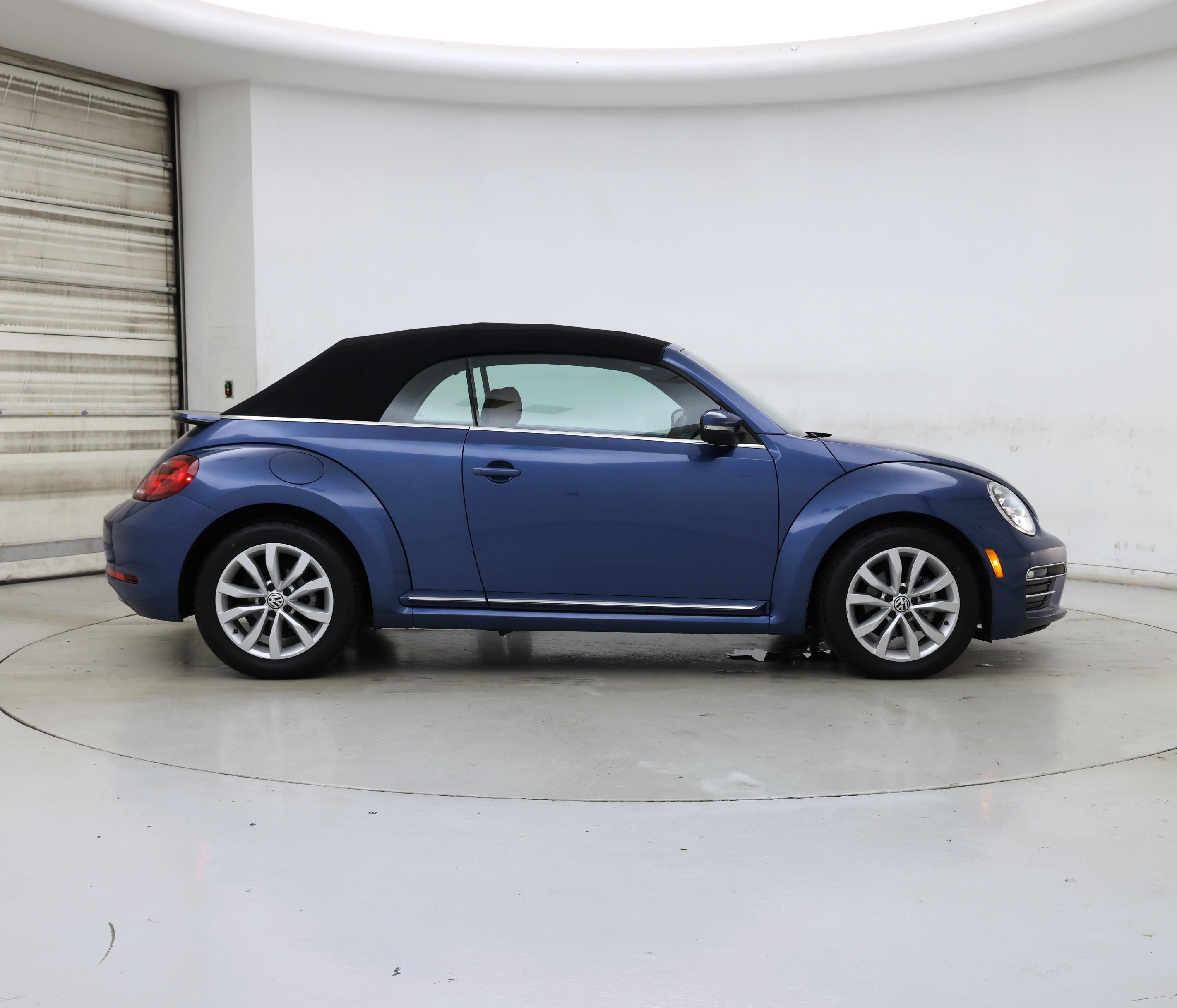 Thumbnail: 2017 Volkswagen Beetle - 7
