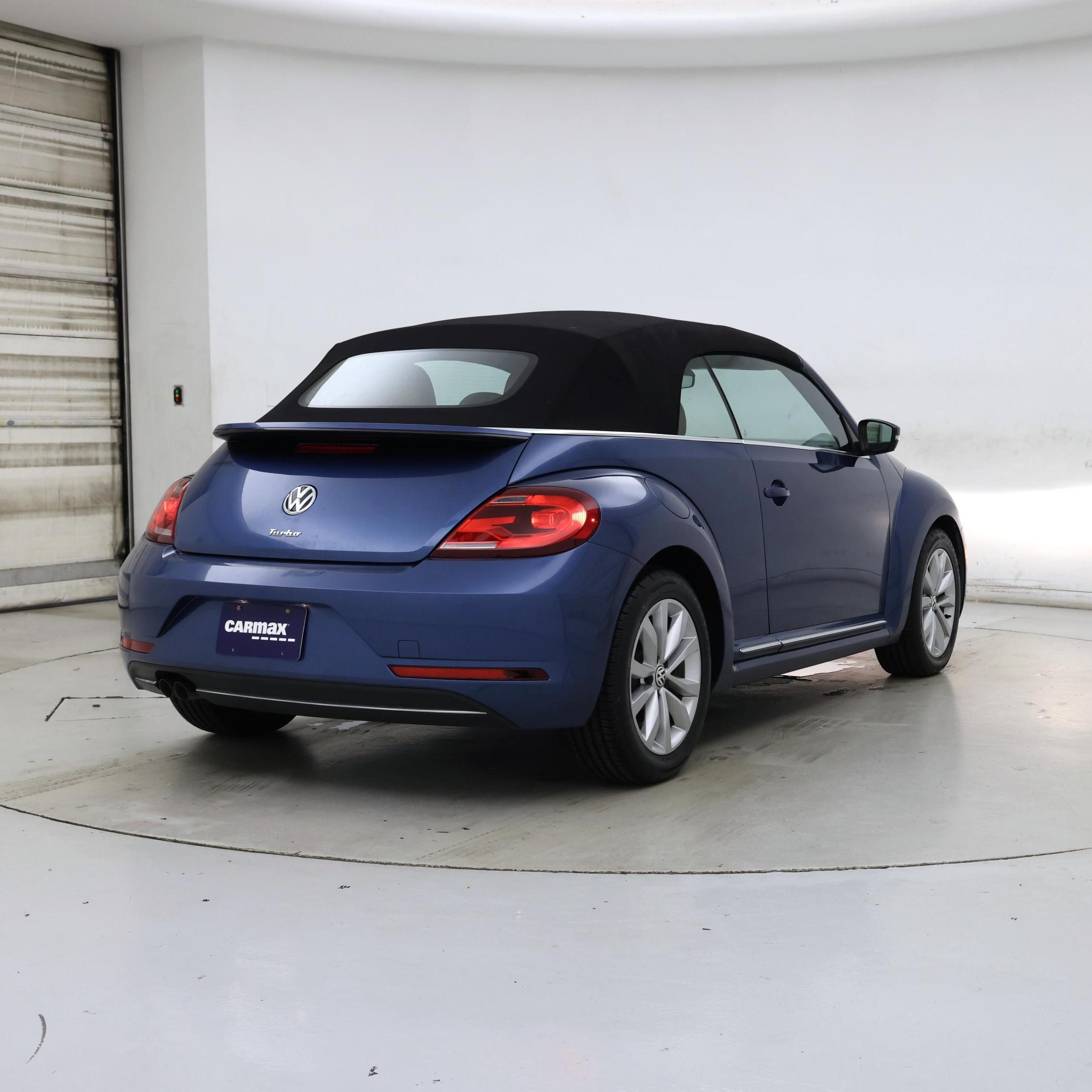 Thumbnail: 2017 Volkswagen Beetle - 8