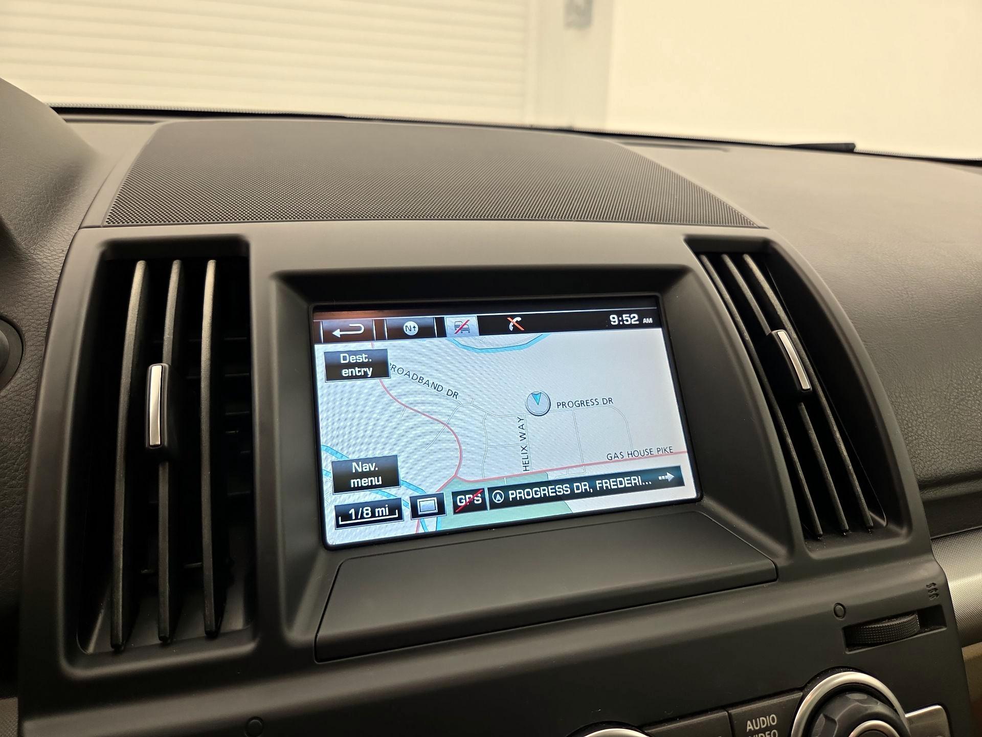 Thumbnail: 2015 Land Rover LR2 - 14