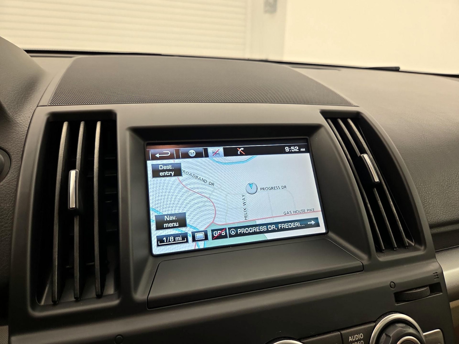 2015 Land Rover LR2 HSE - Photo 15
