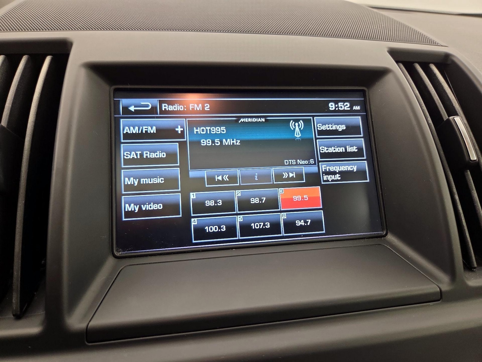 2015 Land Rover LR2 HSE - Photo 17