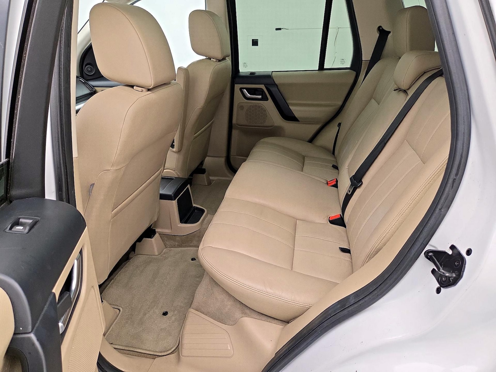 2015 Land Rover LR2 HSE - Photo 22
