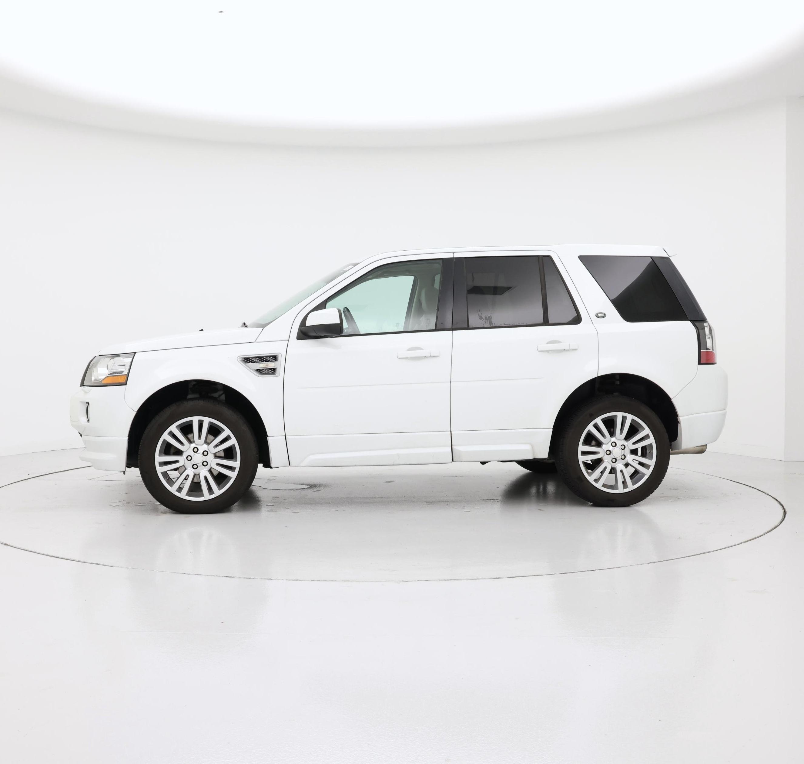 Thumbnail: 2015 Land Rover LR2 - 3