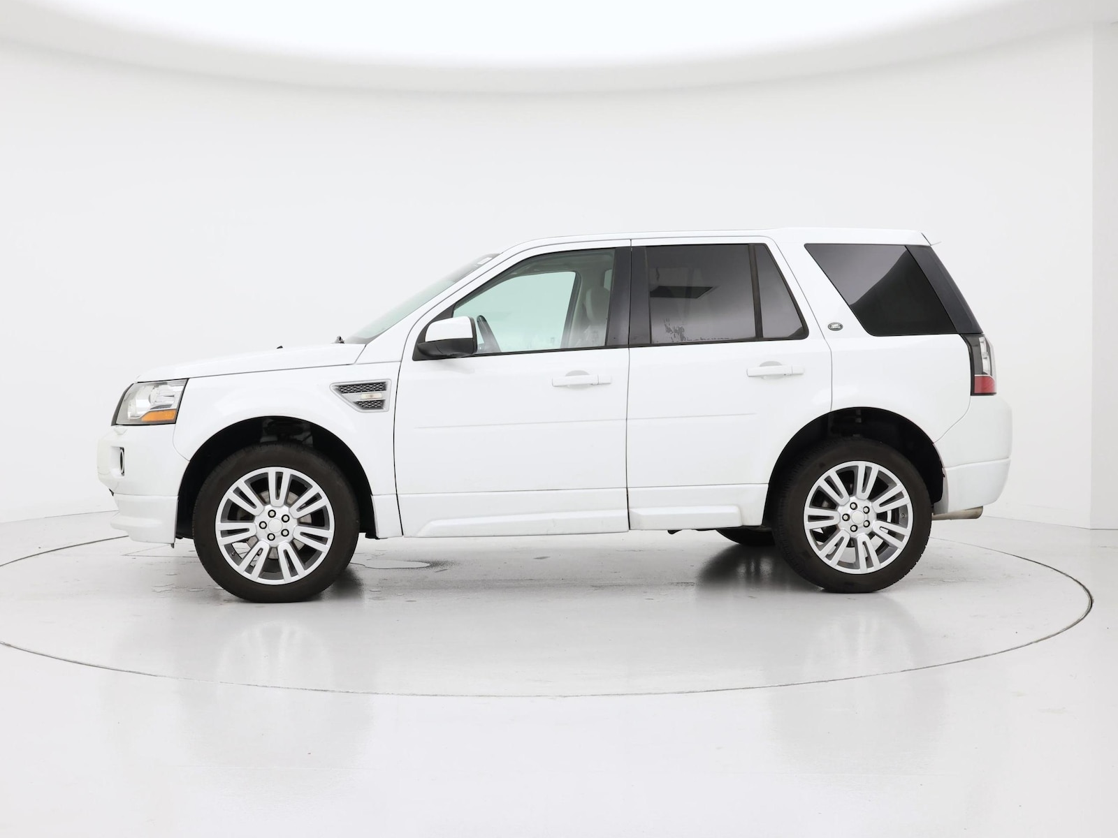2015 Land Rover LR2 HSE - Photo 4