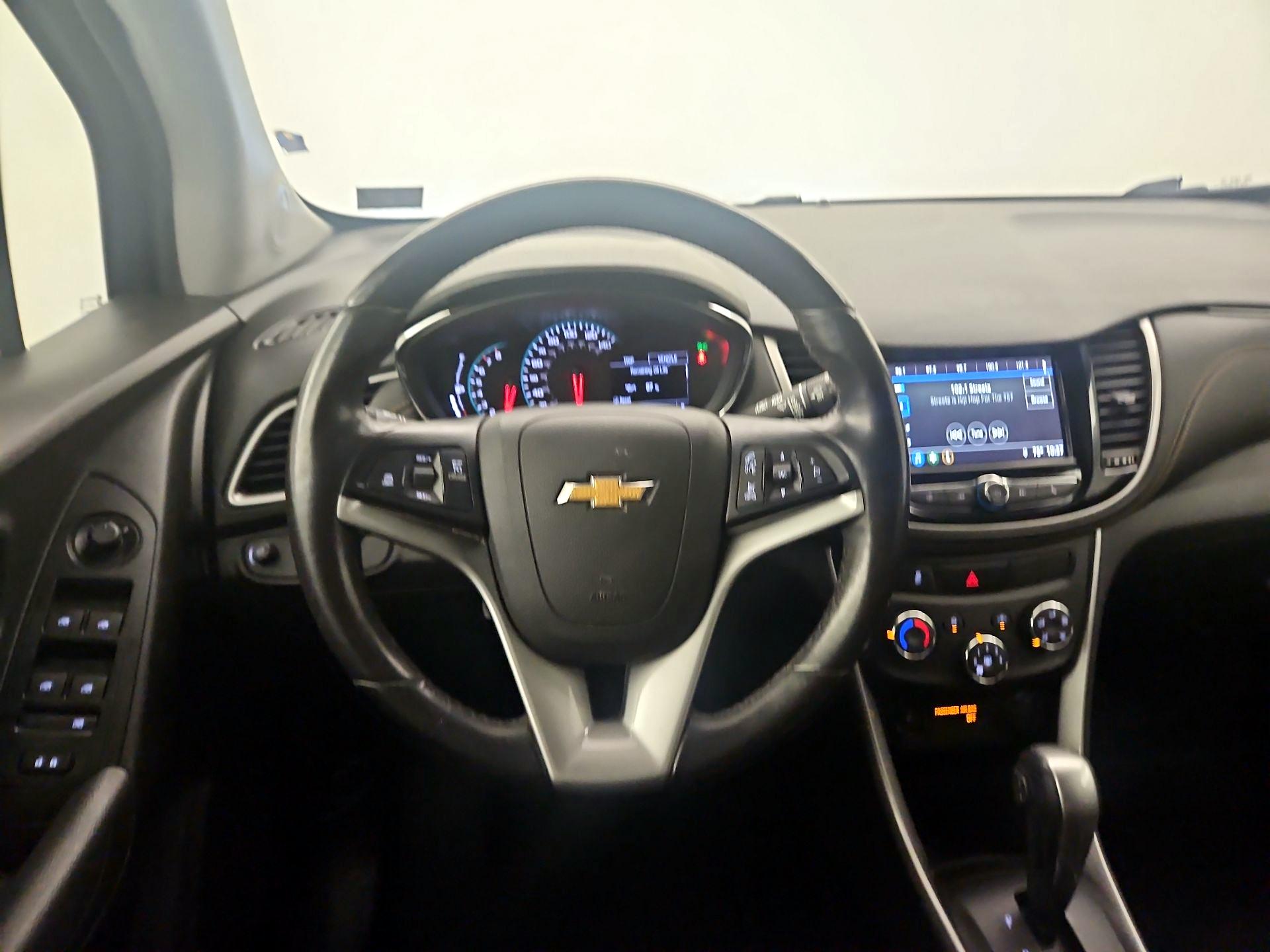 Thumbnail: 2018 Chevrolet Trax - 10