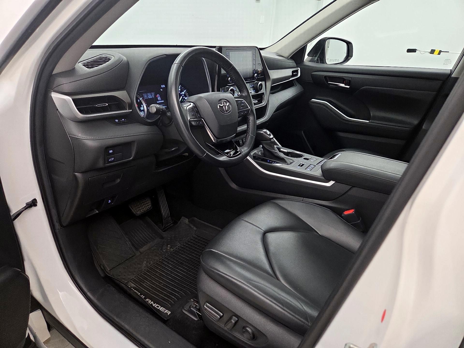 Thumbnail: 2020 Toyota Highlander - 11