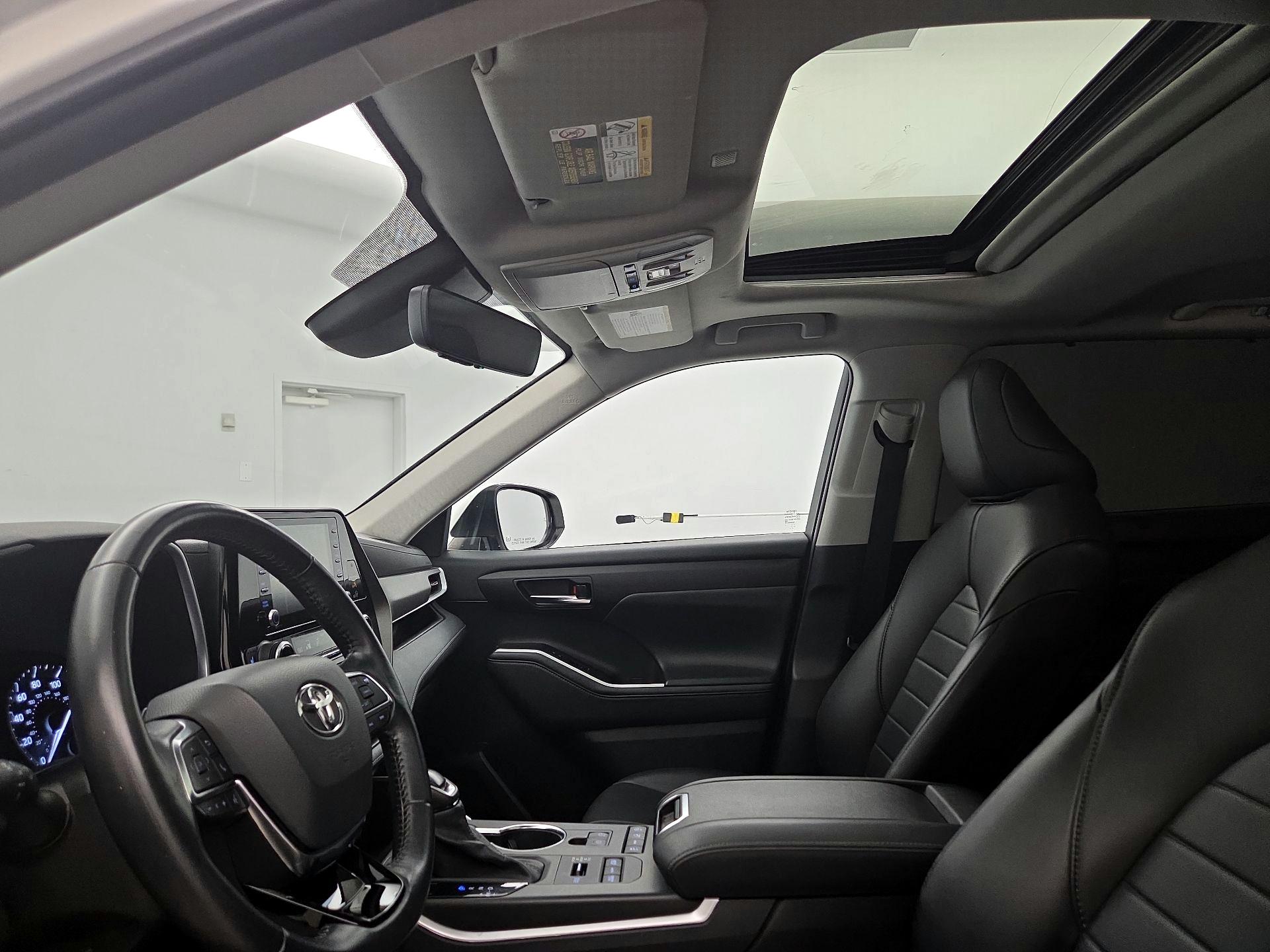 Thumbnail: 2020 Toyota Highlander - 20