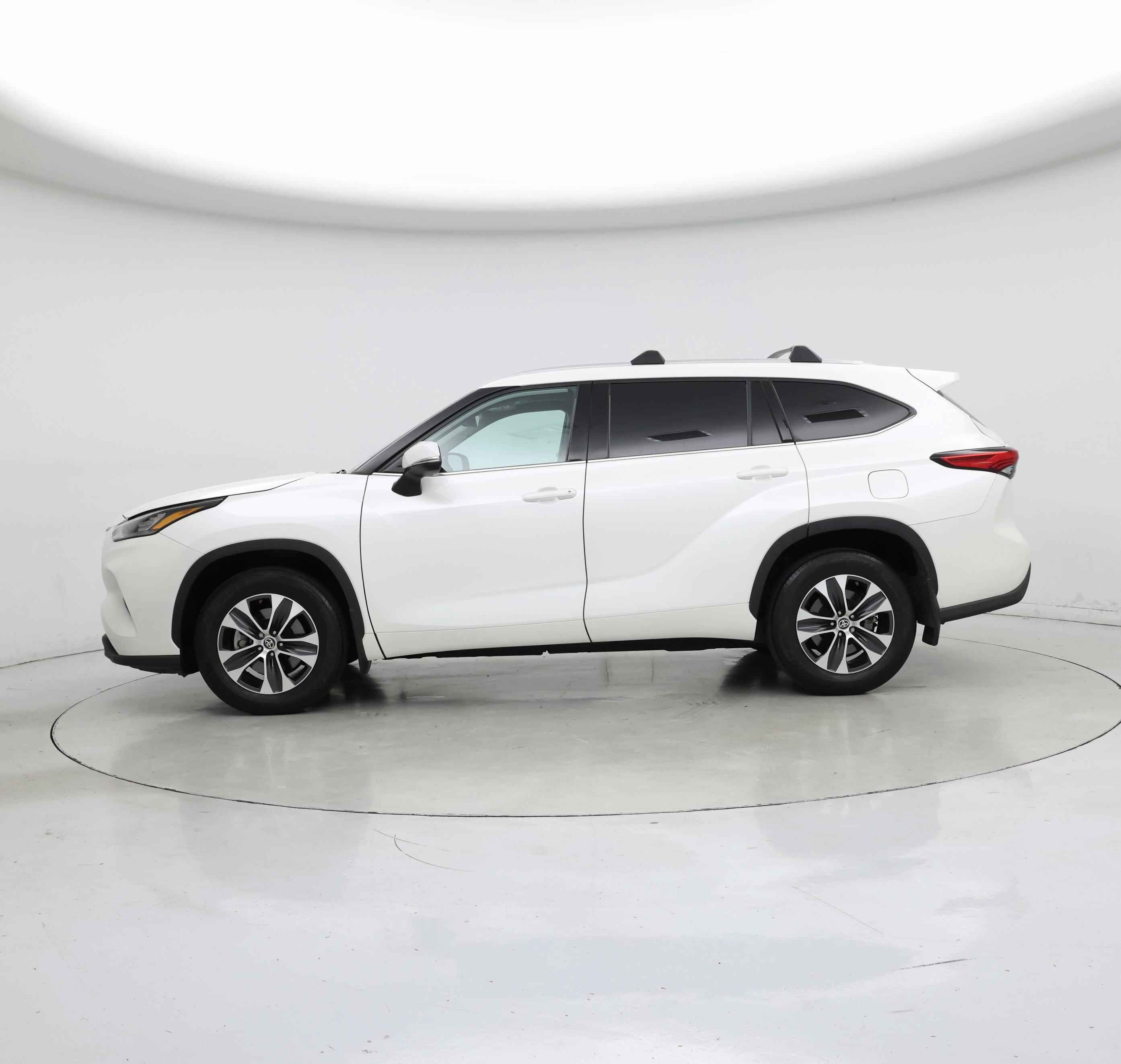 Thumbnail: 2020 Toyota Highlander - 3