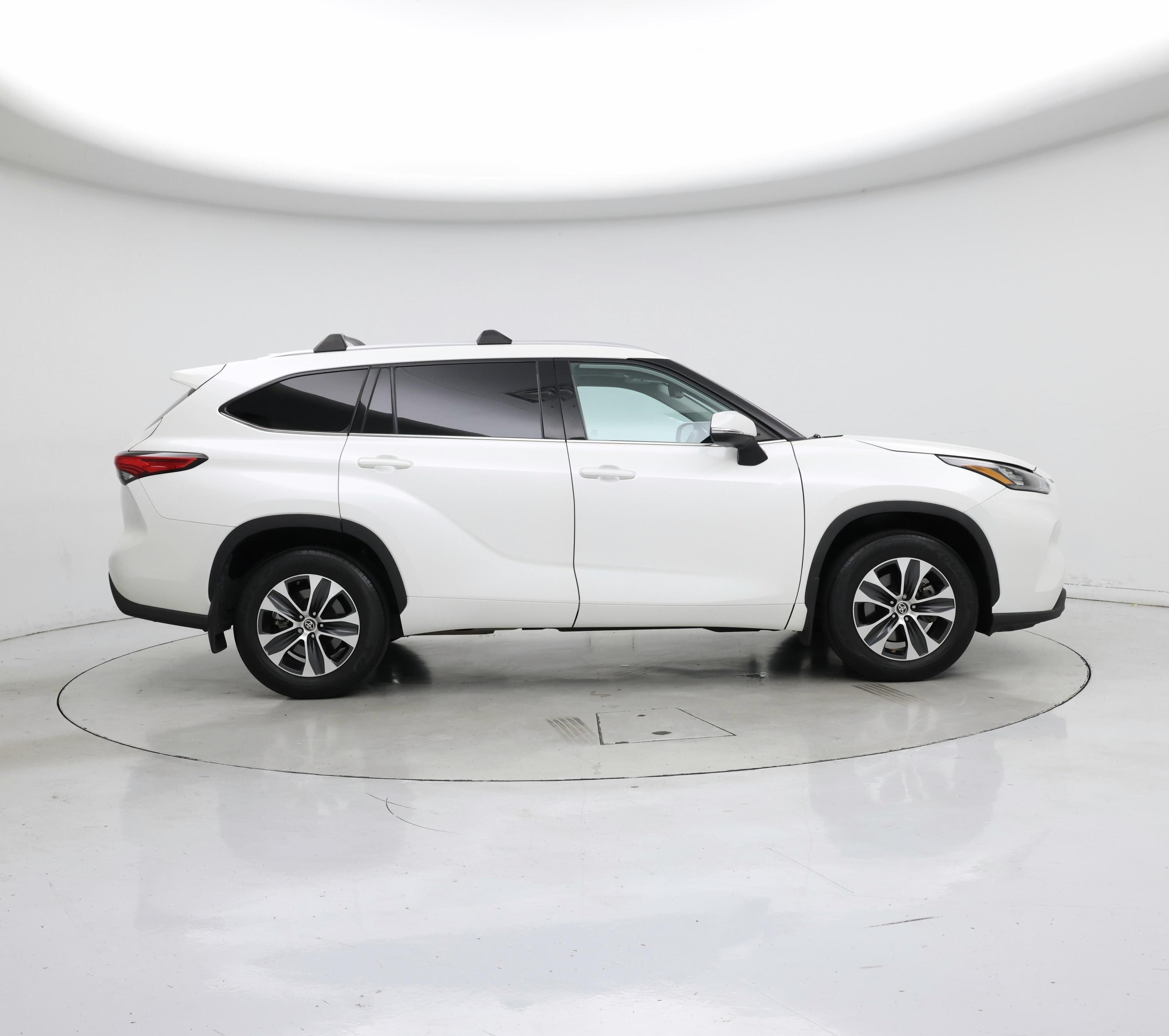 Thumbnail: 2020 Toyota Highlander - 7