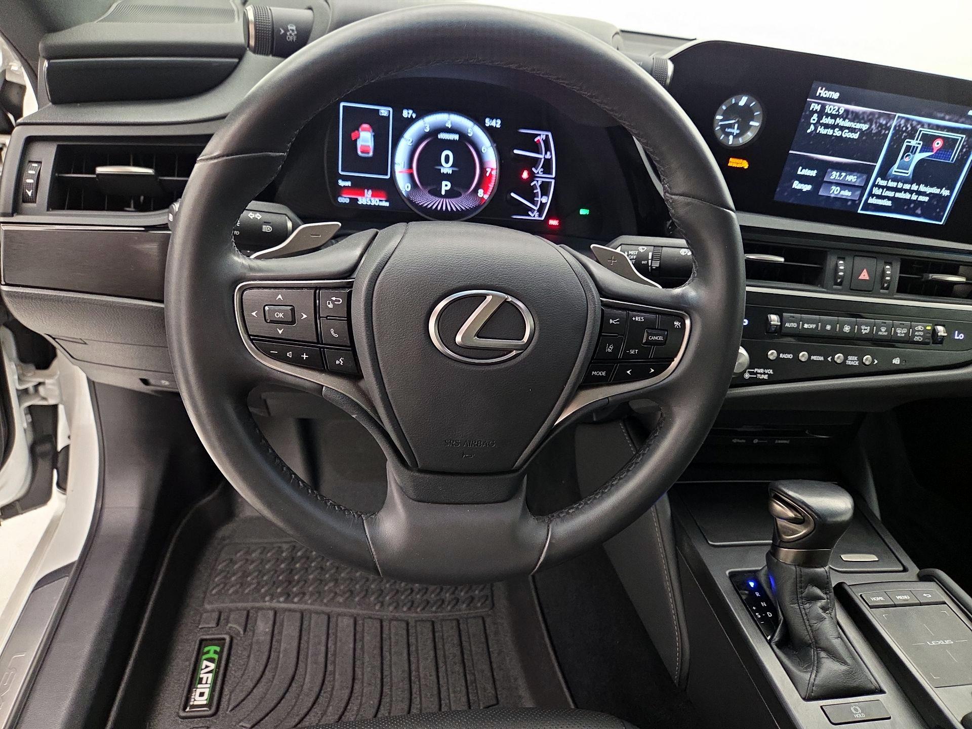 Thumbnail: 2022 Lexus ES - 10