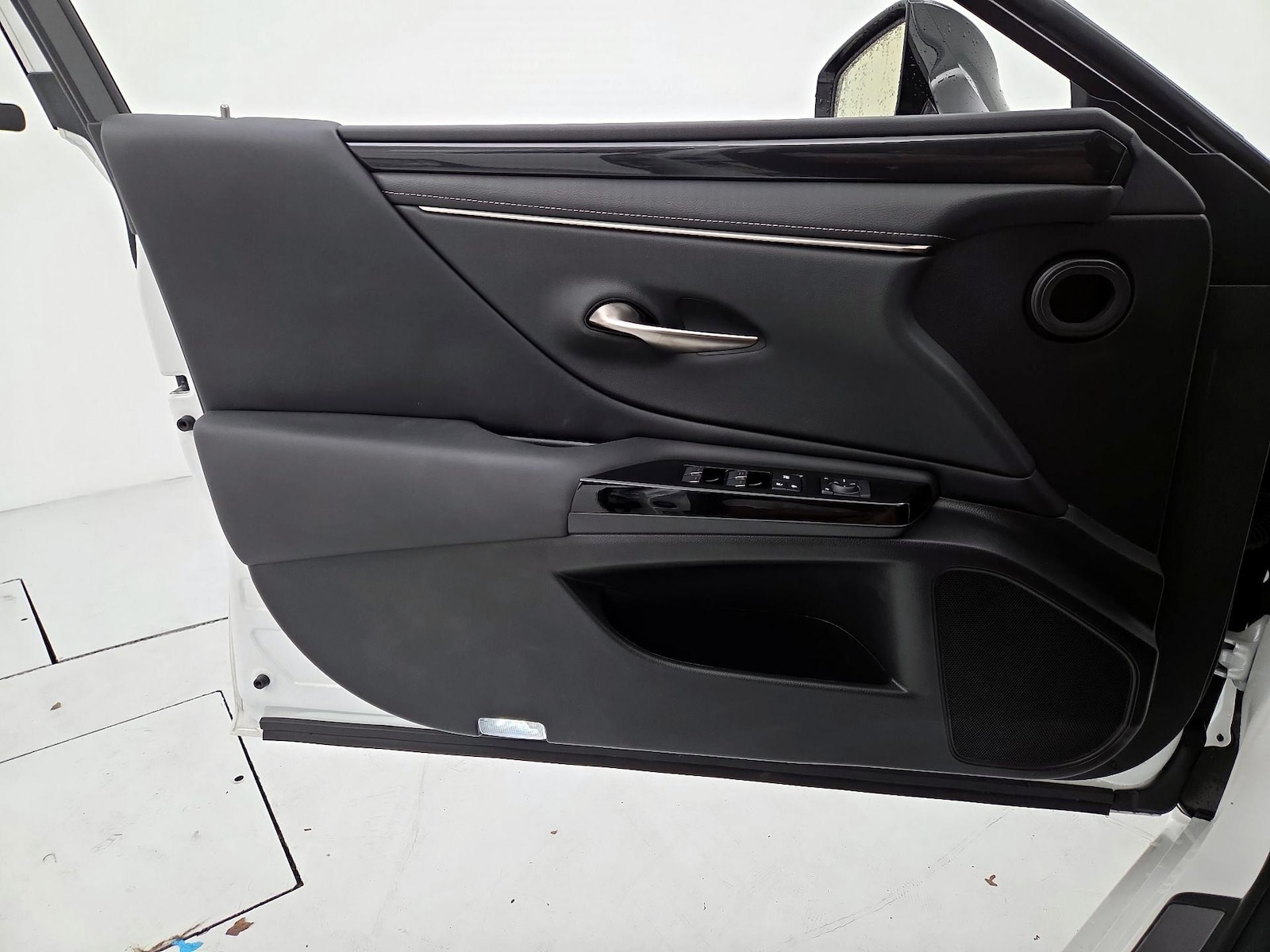 2022 Lexus ES 350 - Photo 13