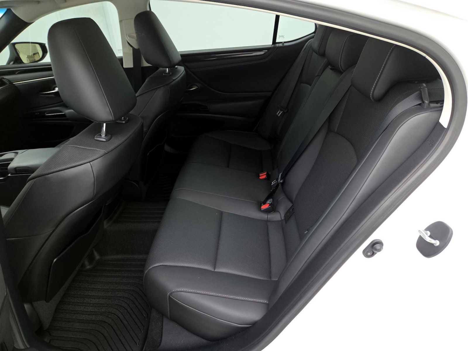 2022 Lexus ES 350 - Photo 19