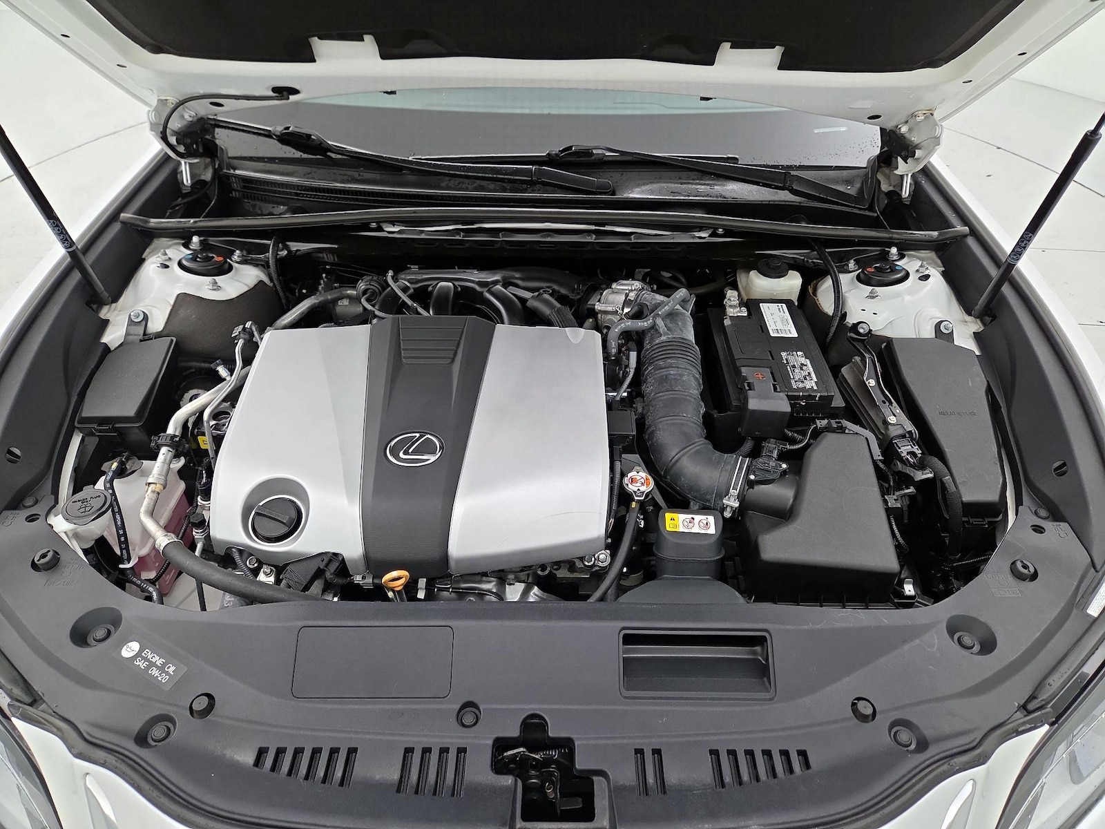 2022 Lexus ES 350 - Photo 21