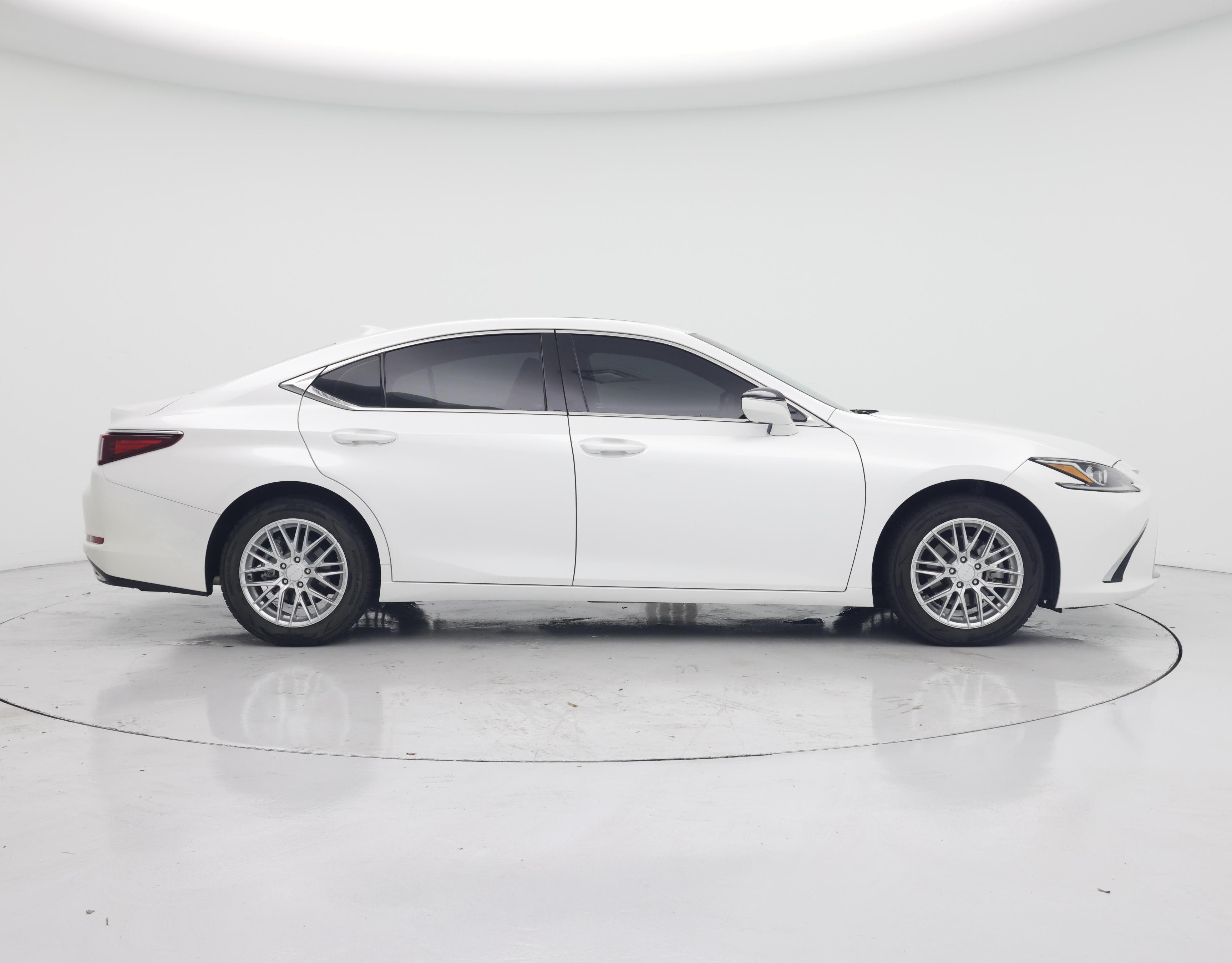 Thumbnail: 2022 Lexus ES - 7