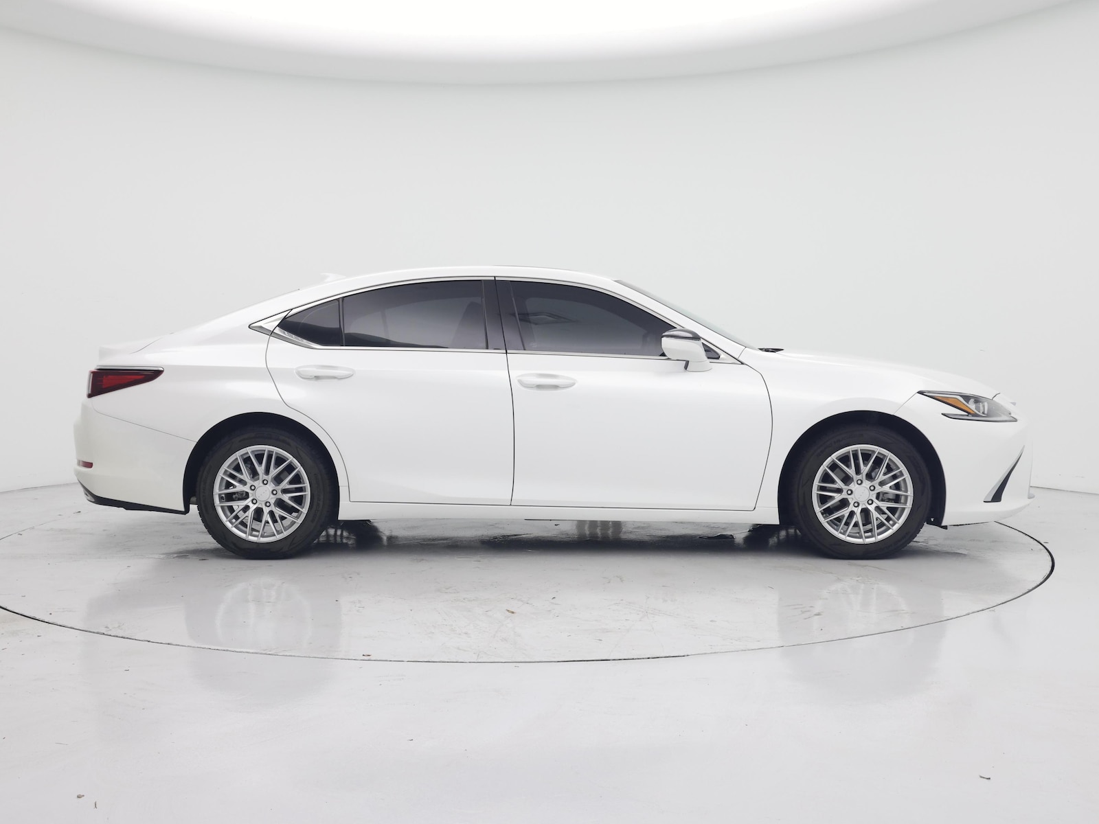2022 Lexus ES 350 - Photo 8