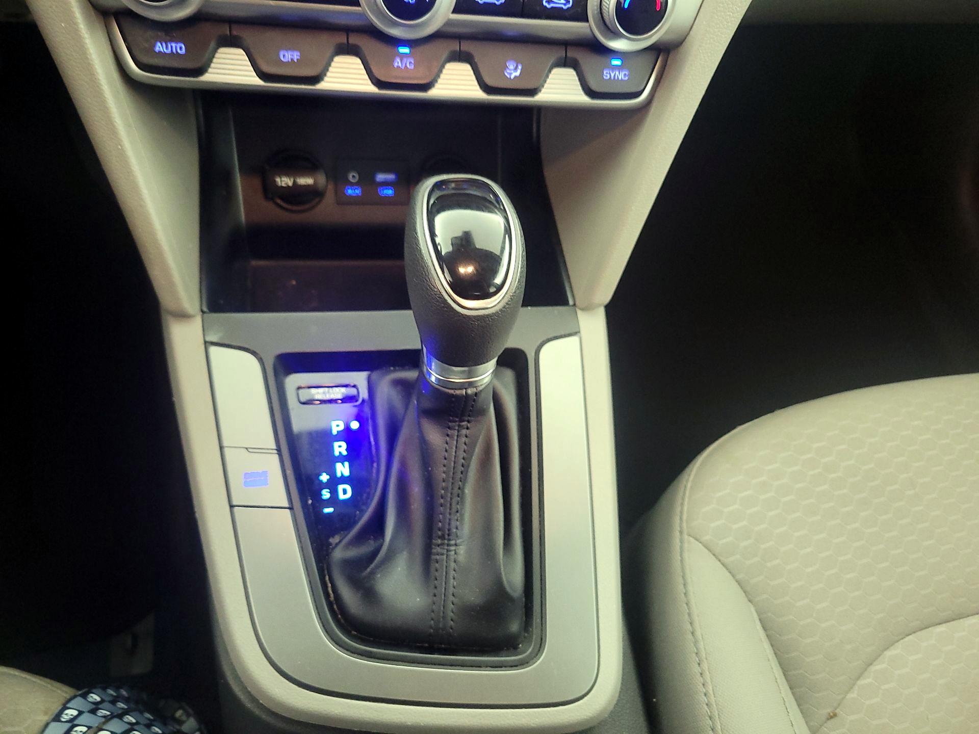 Thumbnail: 2020 Hyundai Elantra - 15