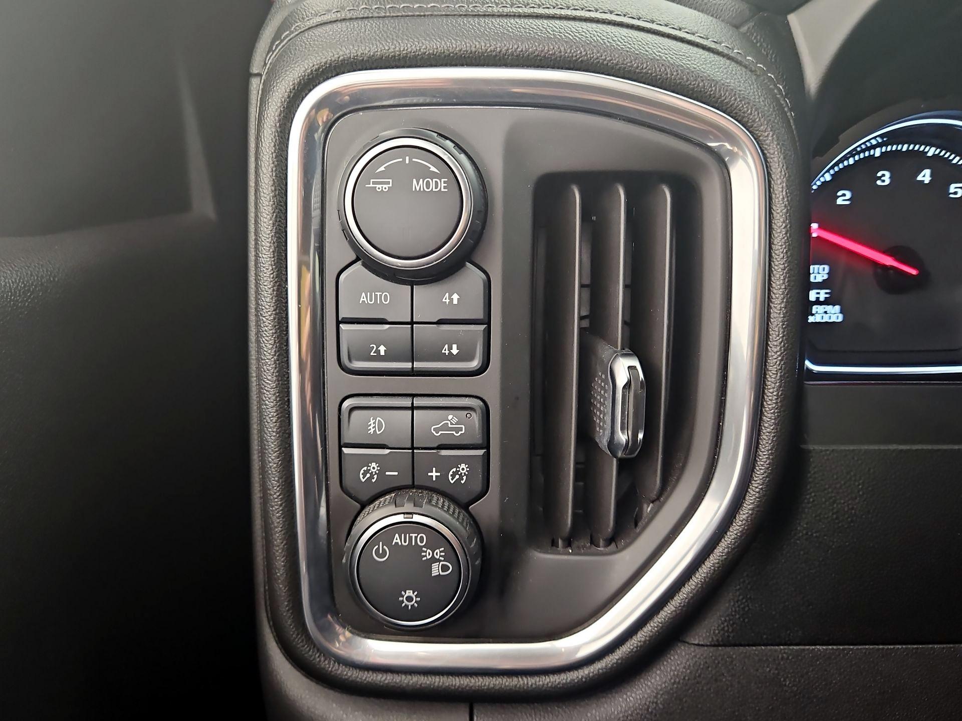 Thumbnail: 2021 Chevrolet Silverado 1500 - 13