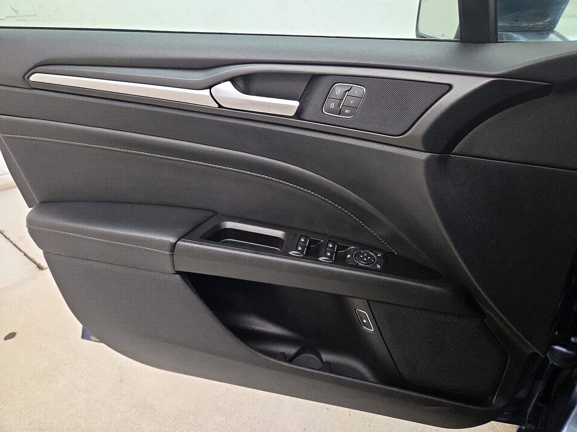 Thumbnail: 2019 Ford Fusion - 12