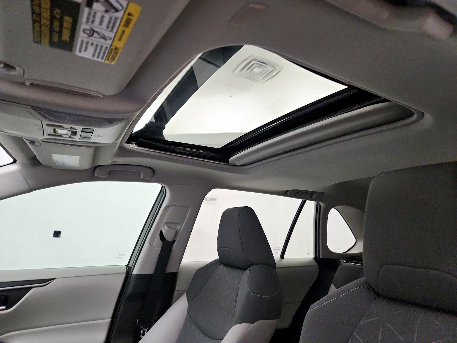 2023 Toyota RAV4 XLE - Photo 20