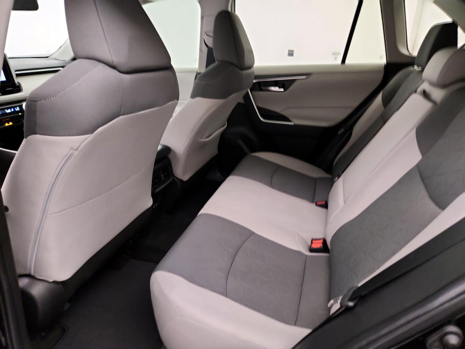 2023 Toyota RAV4 XLE - Photo 21
