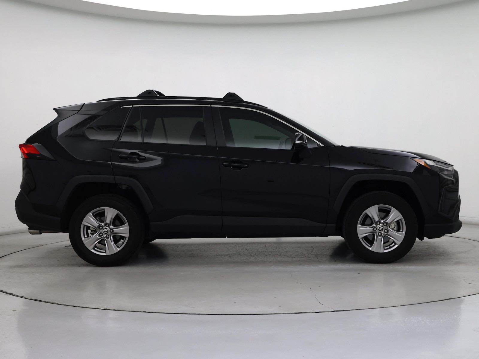 2023 Toyota RAV4 XLE - Photo 8