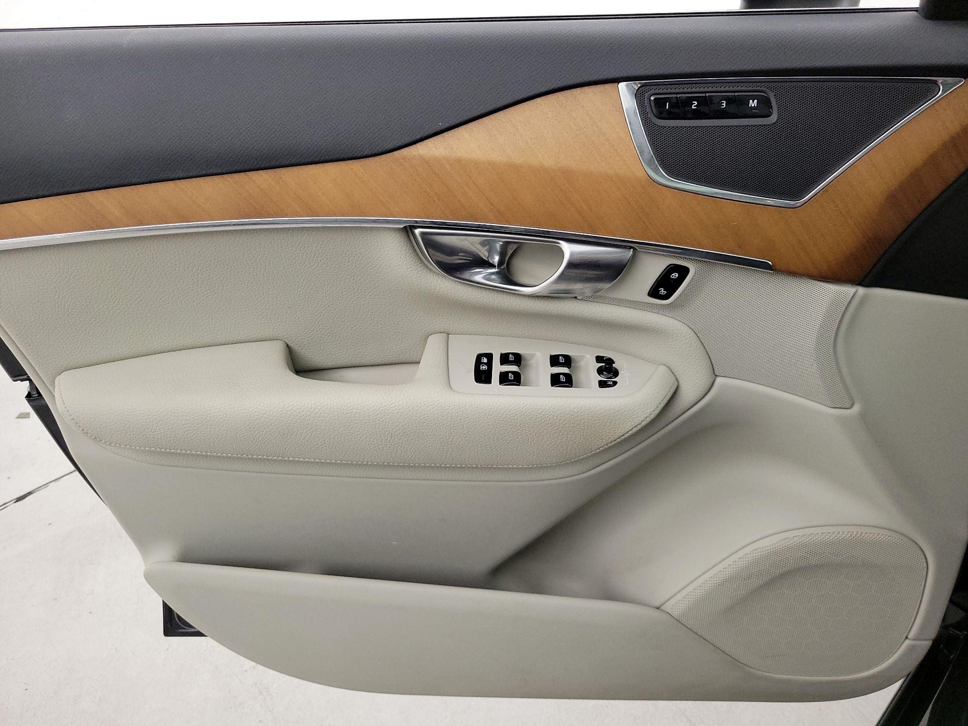Thumbnail: 2021 Volvo XC90 - 12