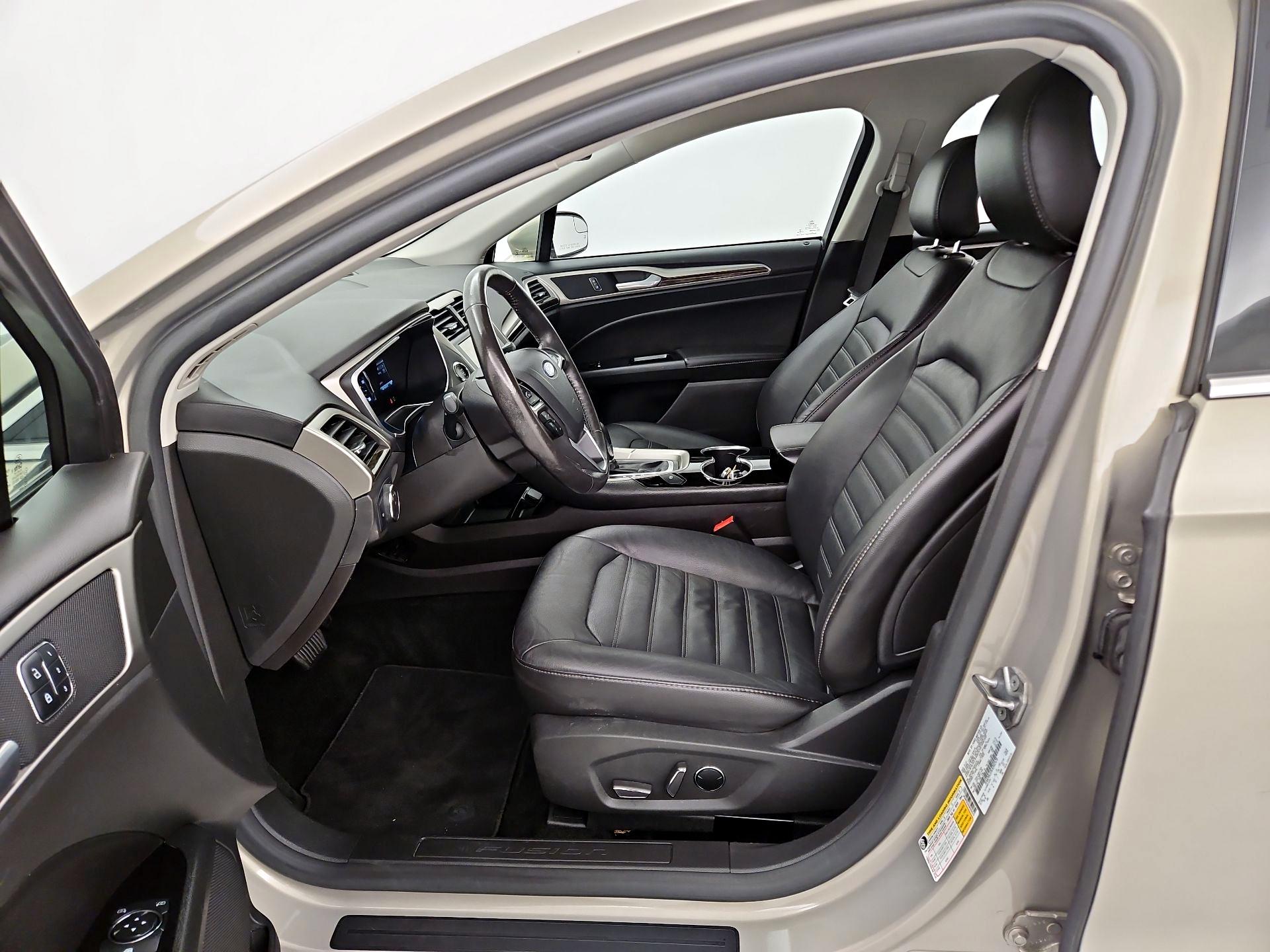Thumbnail: 2016 Ford Fusion - 11